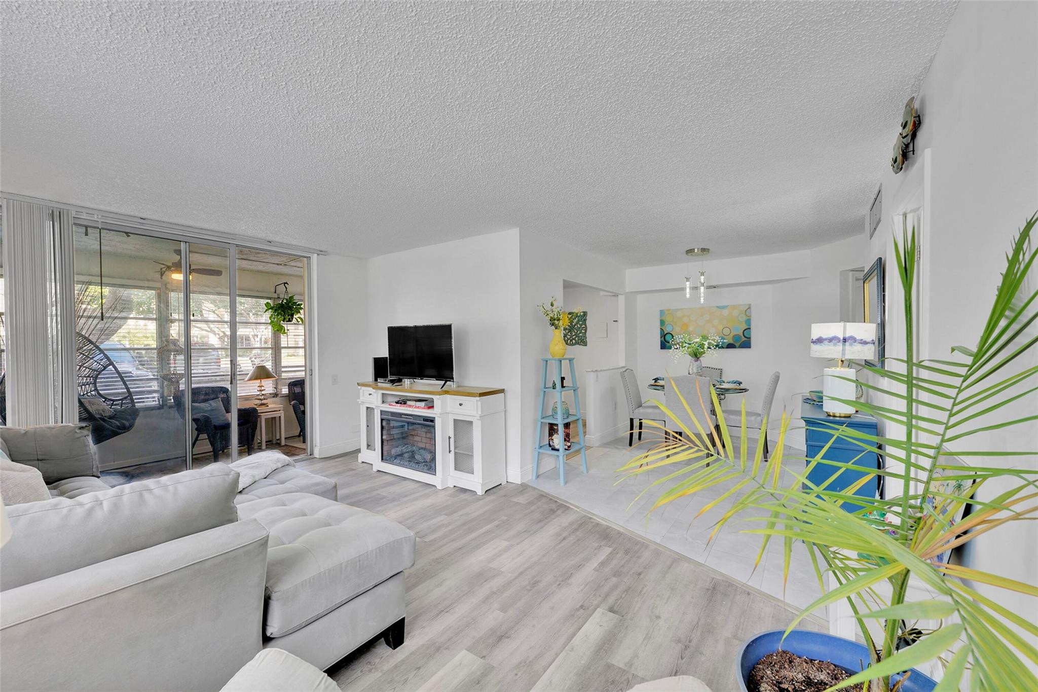 LIME BAY CONDOMINIUM 4 - Residential