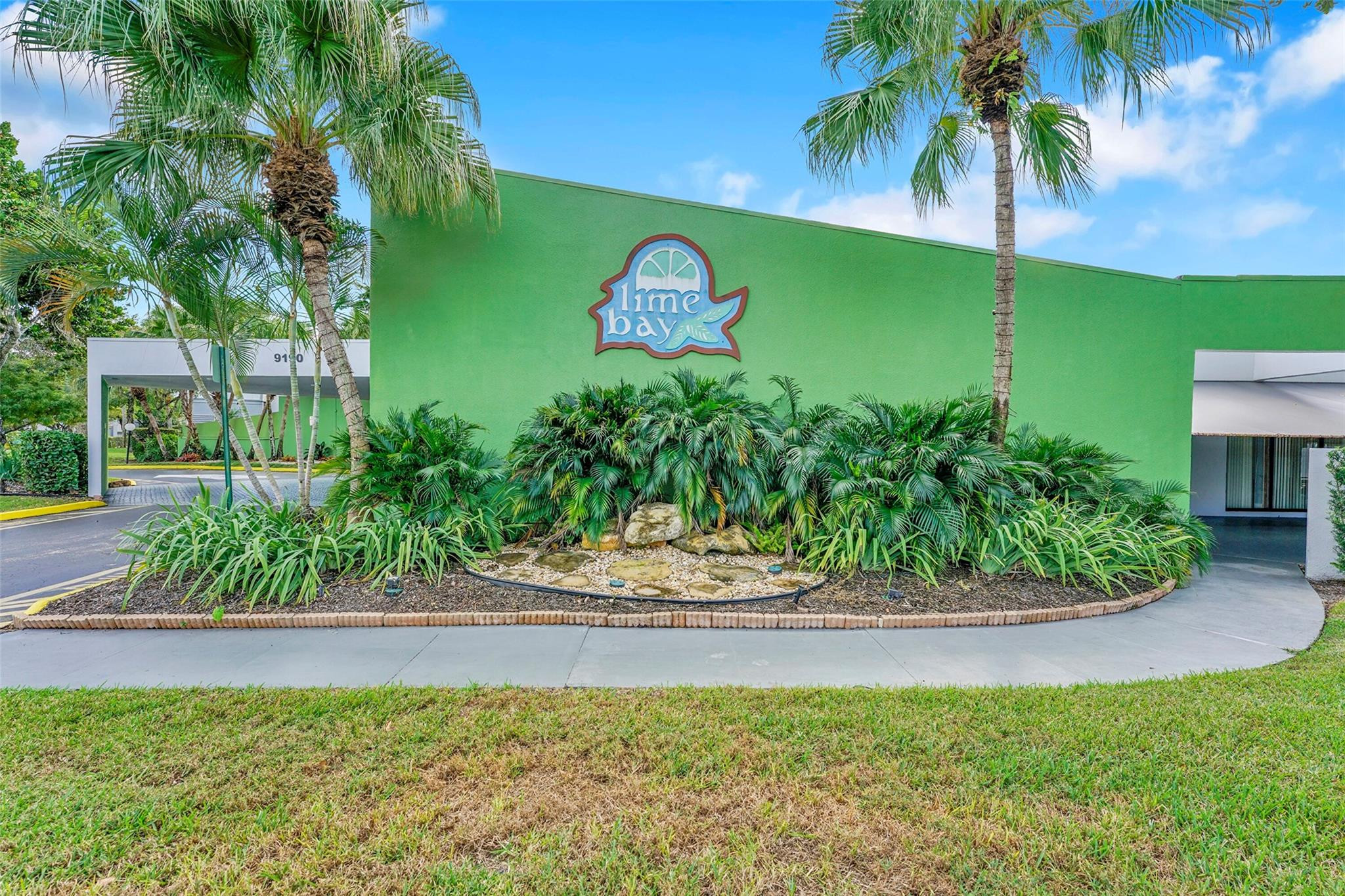 LIME BAY CONDOMINIUM 4 - Residential