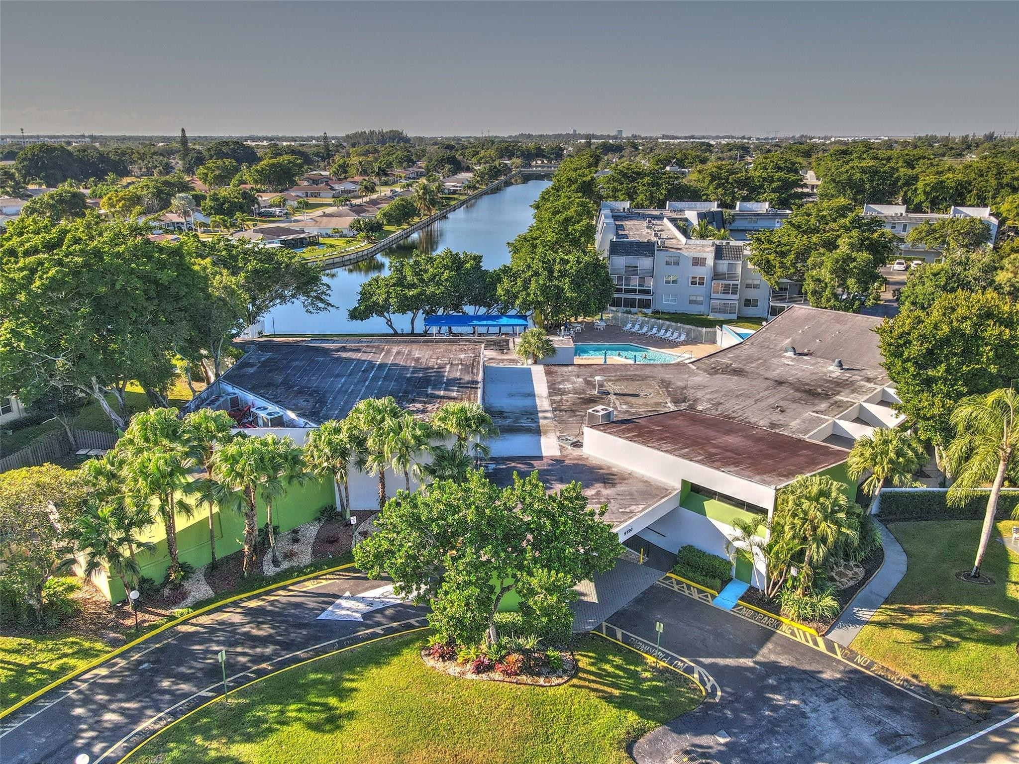 LIME BAY CONDOMINIUM 4 - Residential