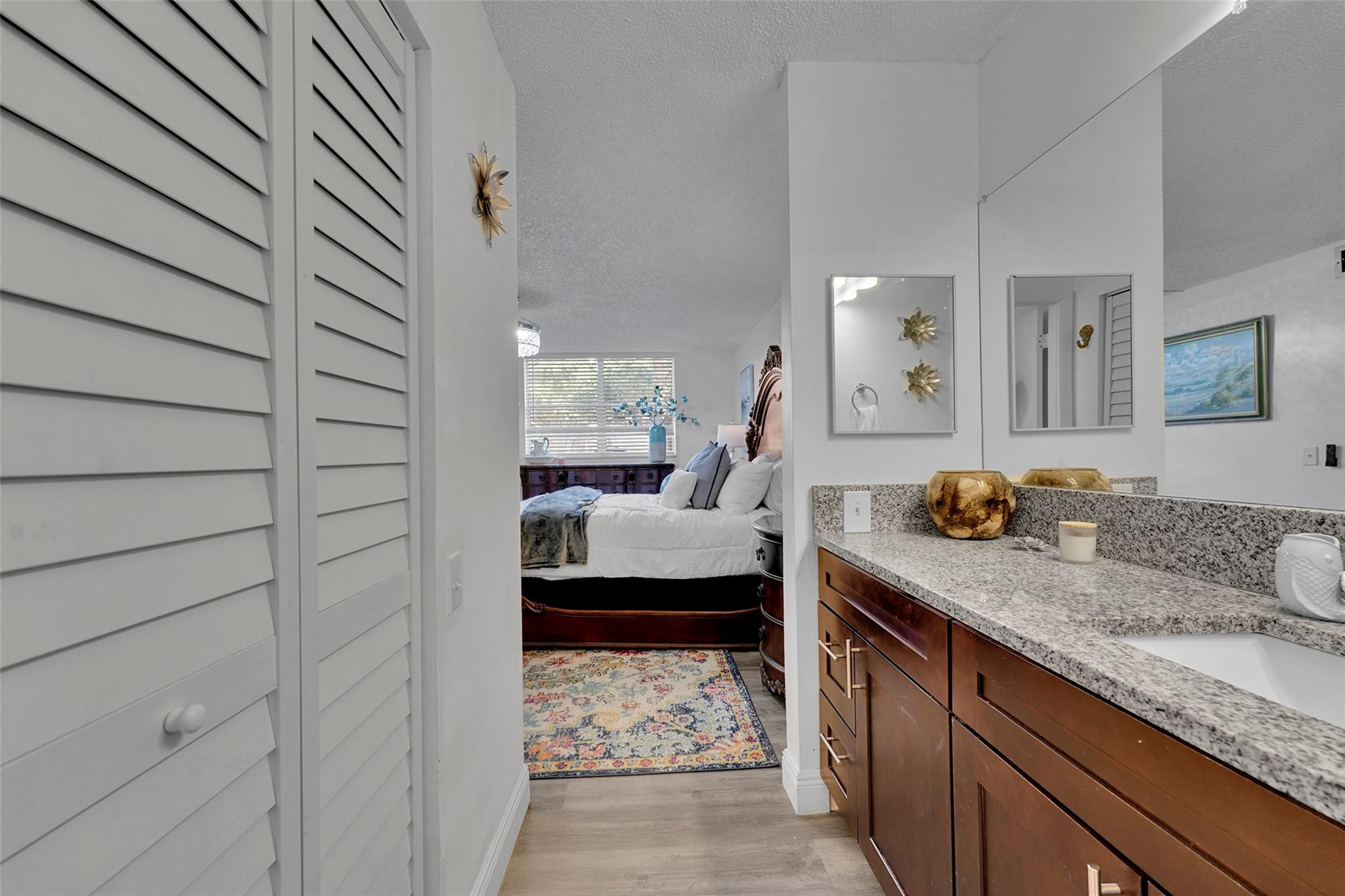 LIME BAY CONDOMINIUM 4 - Residential