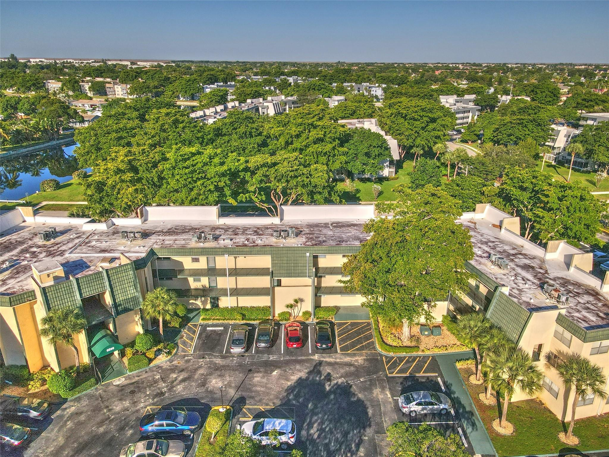 LIME BAY CONDOMINIUM 4 - Residential