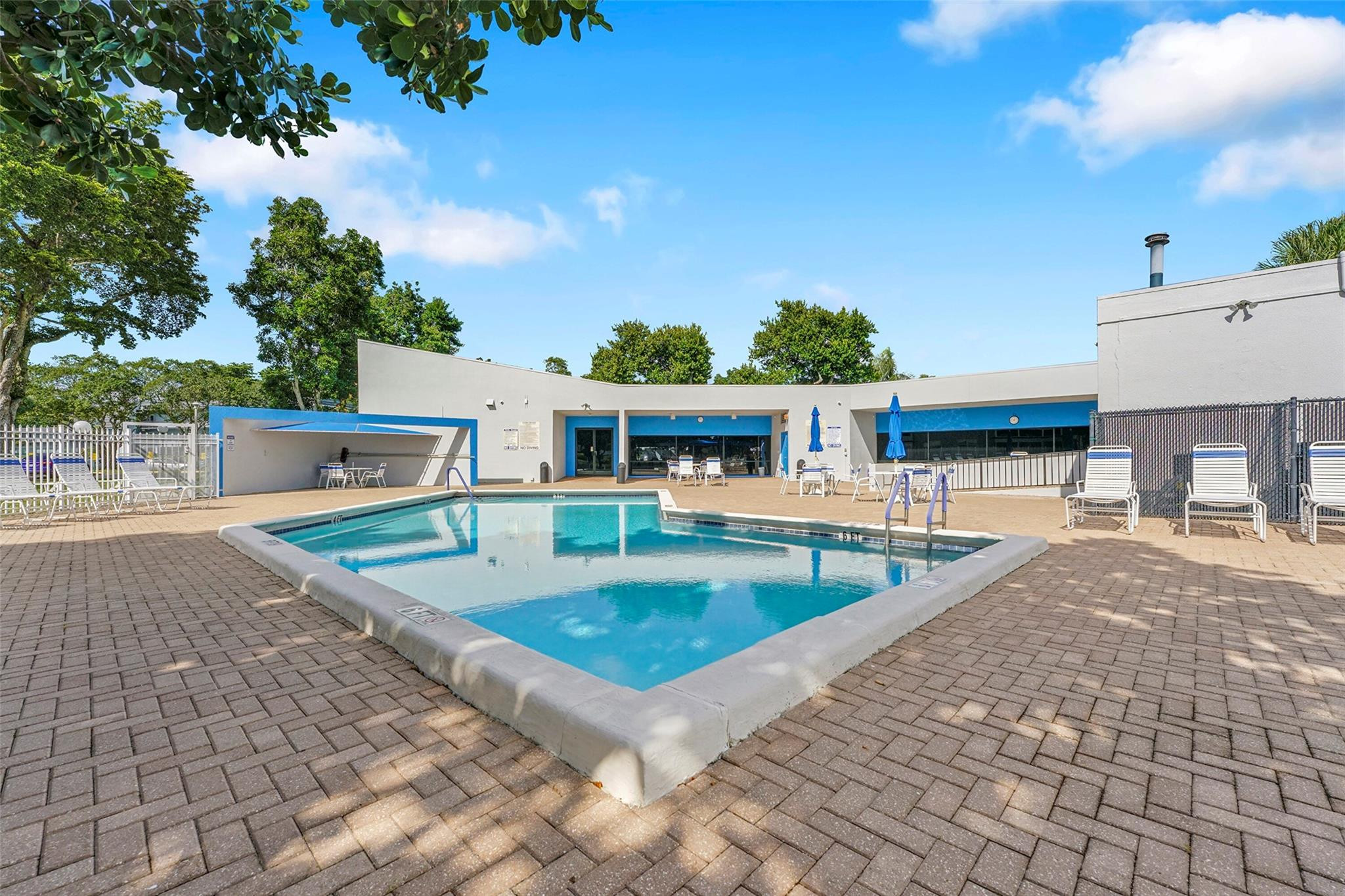 LIME BAY CONDOMINIUM 4 - Residential