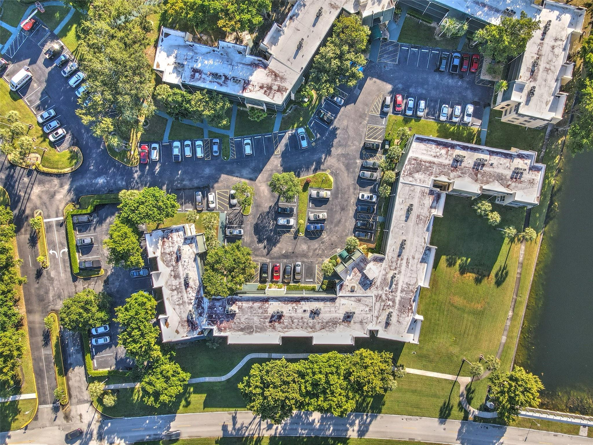 LIME BAY CONDOMINIUM 4 - Residential