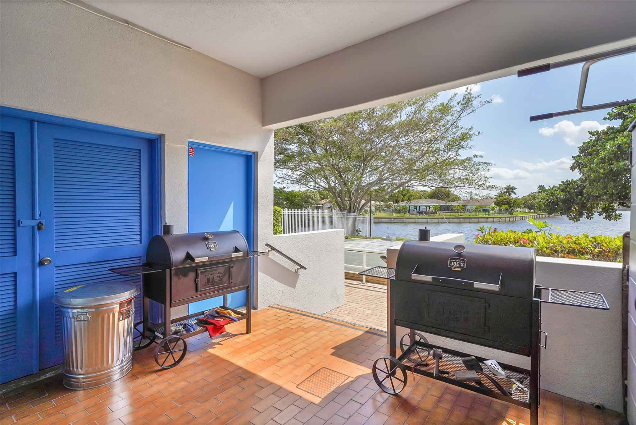LIME BAY CONDOMINIUM 4 - Residential