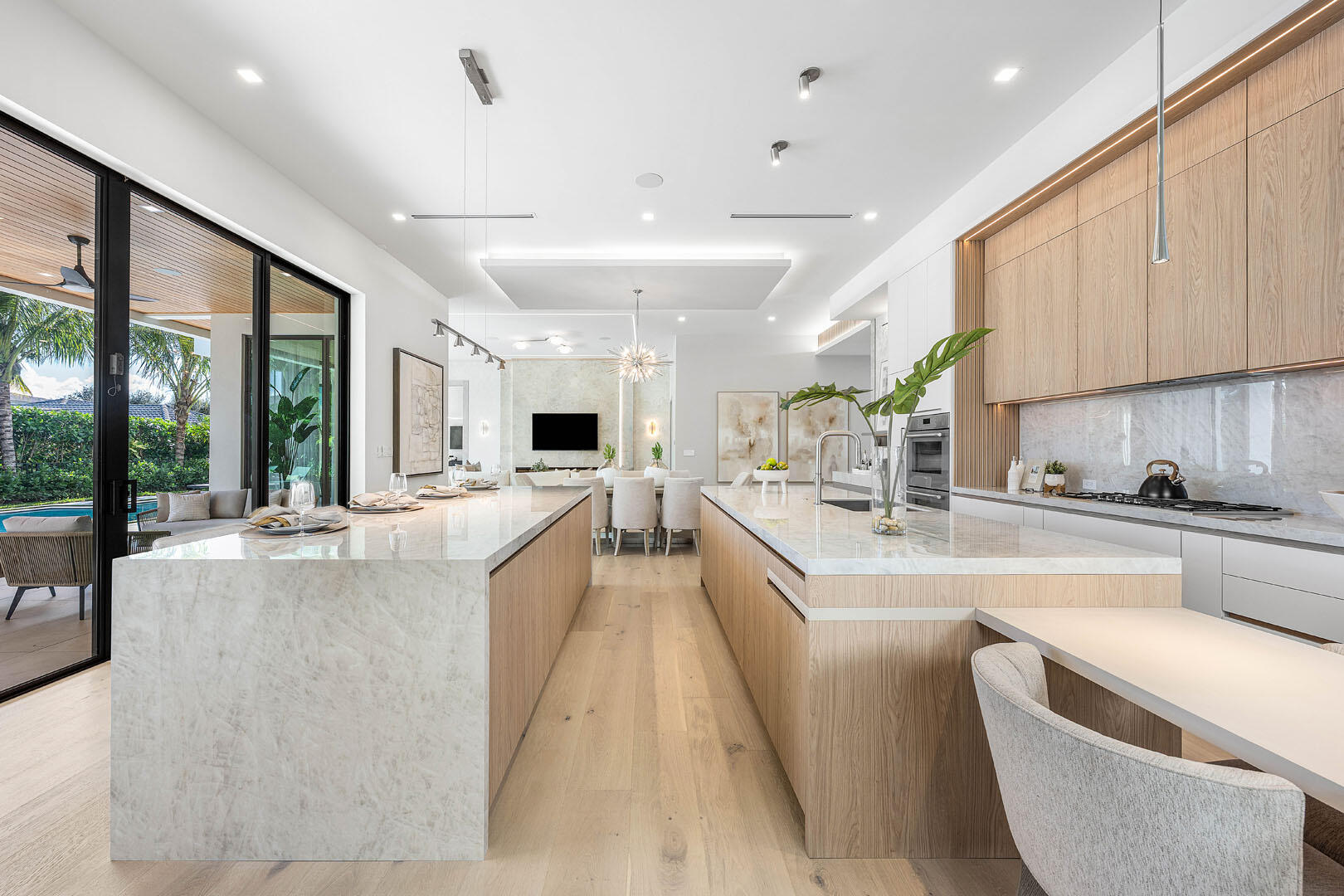 ROYAL PALM YACHT & COUNTRY CLUB - Residential