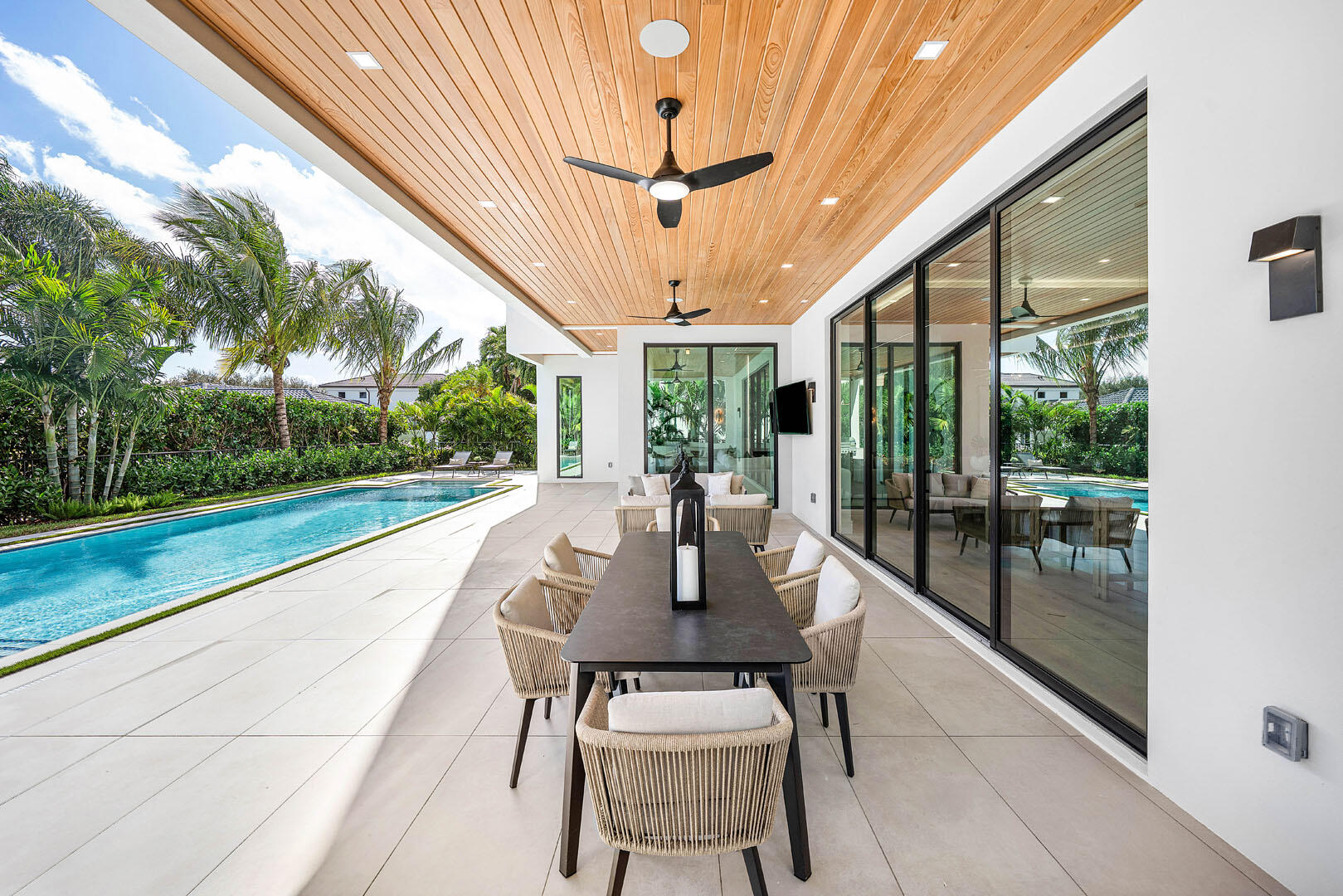 ROYAL PALM YACHT & COUNTRY CLUB - Residential