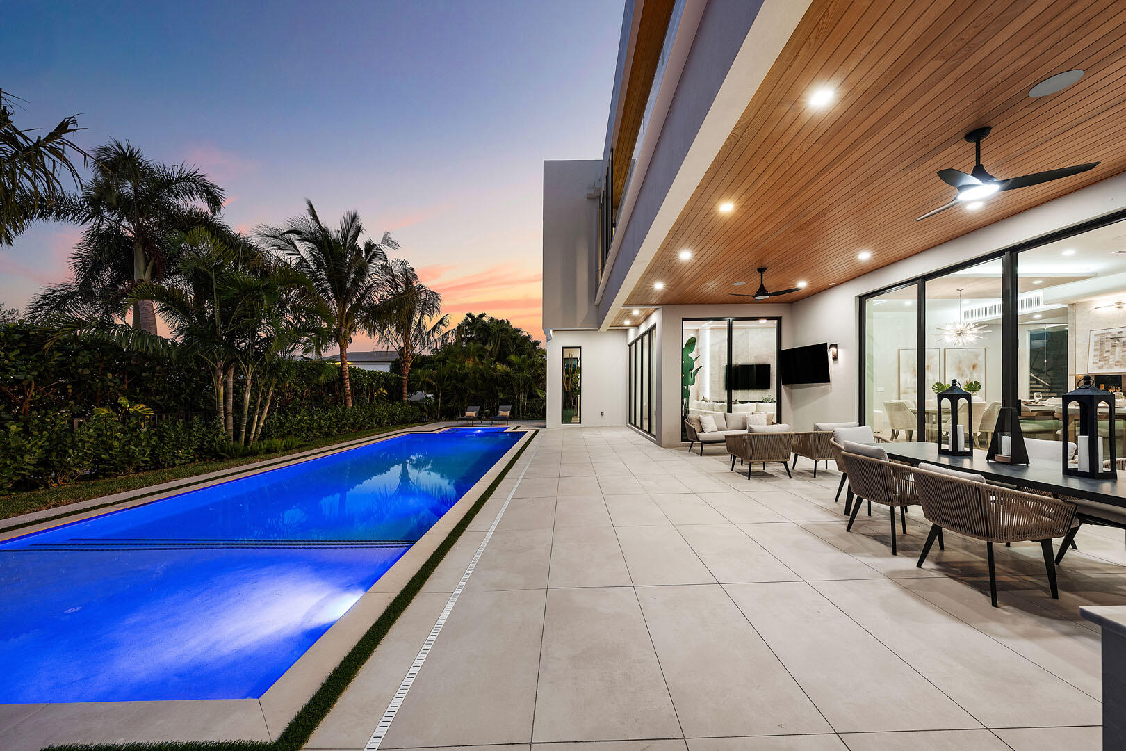 ROYAL PALM YACHT & COUNTRY CLUB - Residential