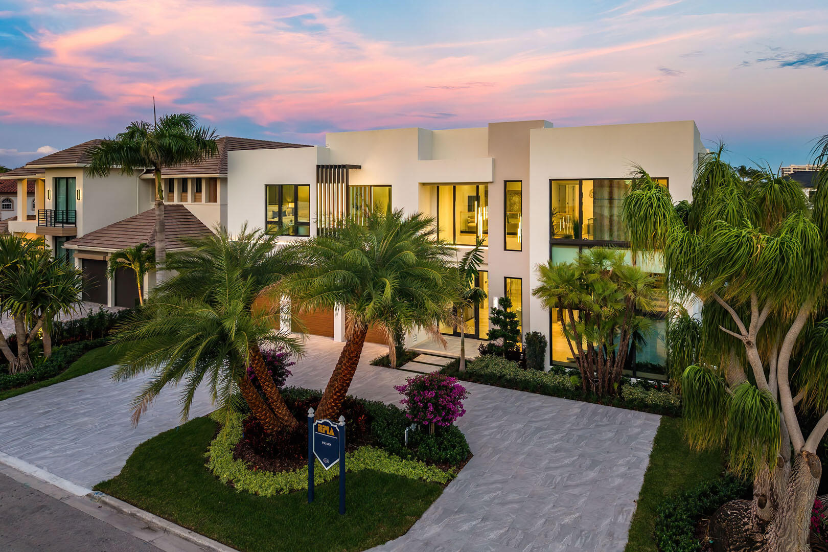 ROYAL PALM YACHT & COUNTRY CLUB - Residential