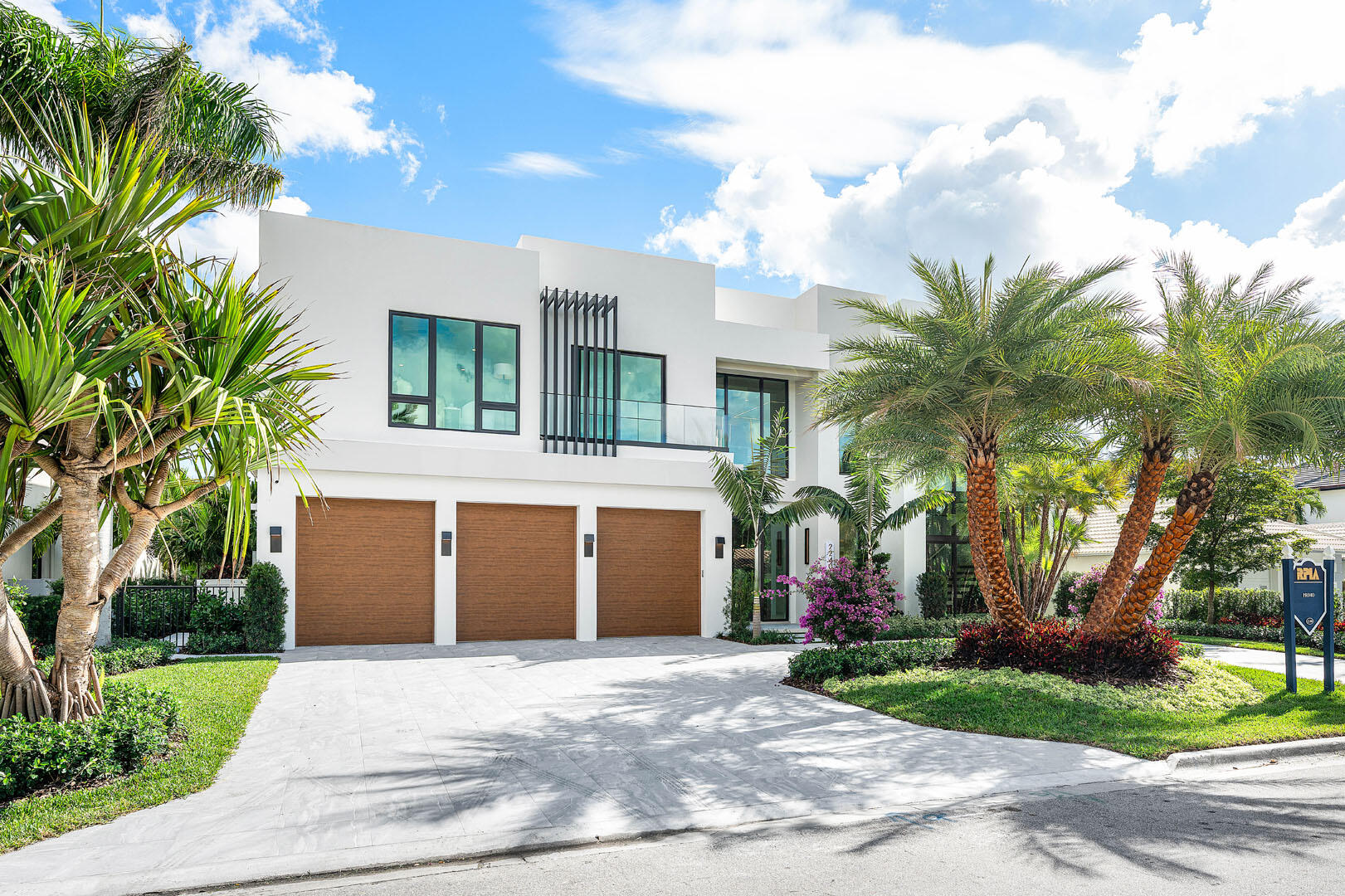 ROYAL PALM YACHT & COUNTRY CLUB - Residential