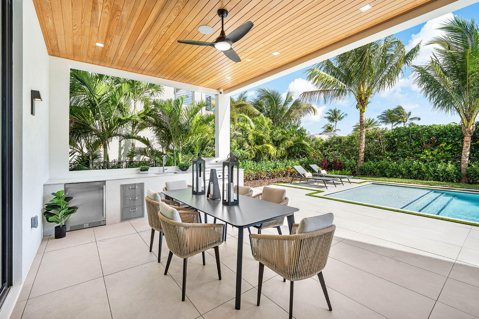 ROYAL PALM YACHT & COUNTRY CLUB - Residential