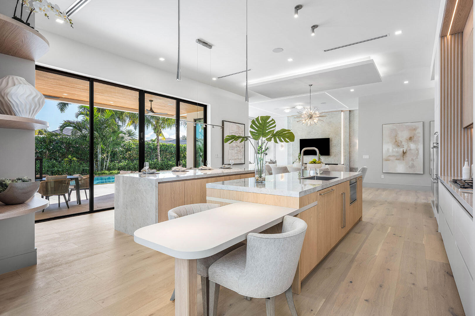 ROYAL PALM YACHT & COUNTRY CLUB - Residential