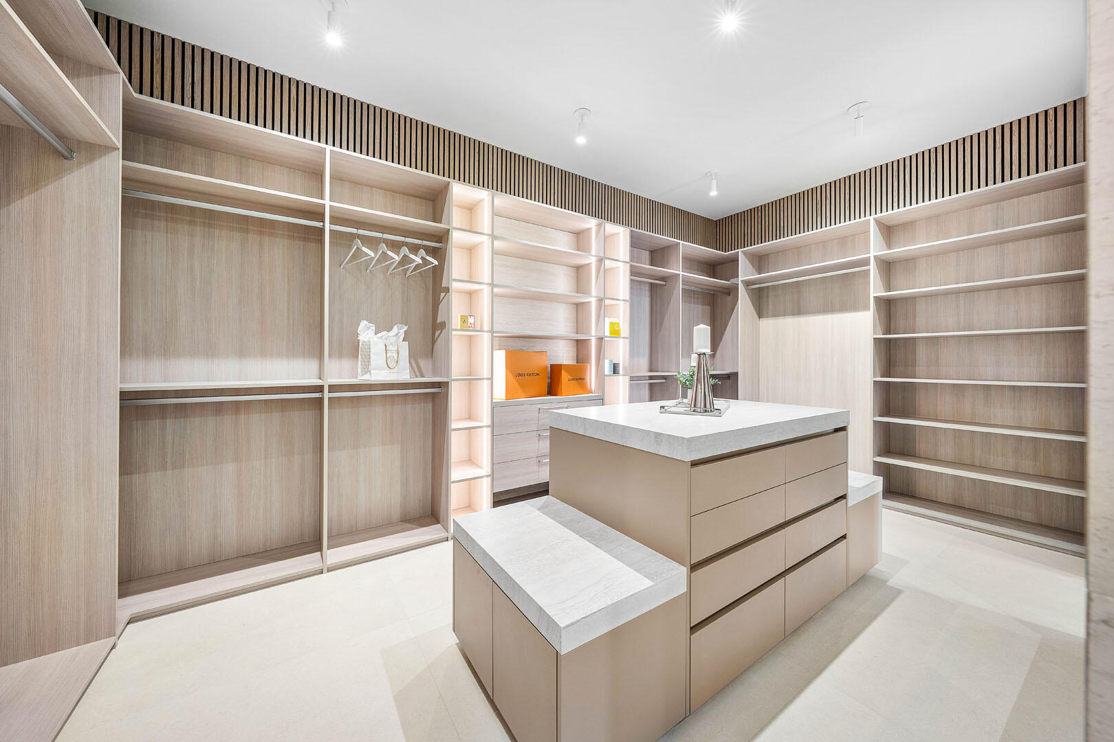 ROYAL PALM YACHT & COUNTRY CLUB - Residential