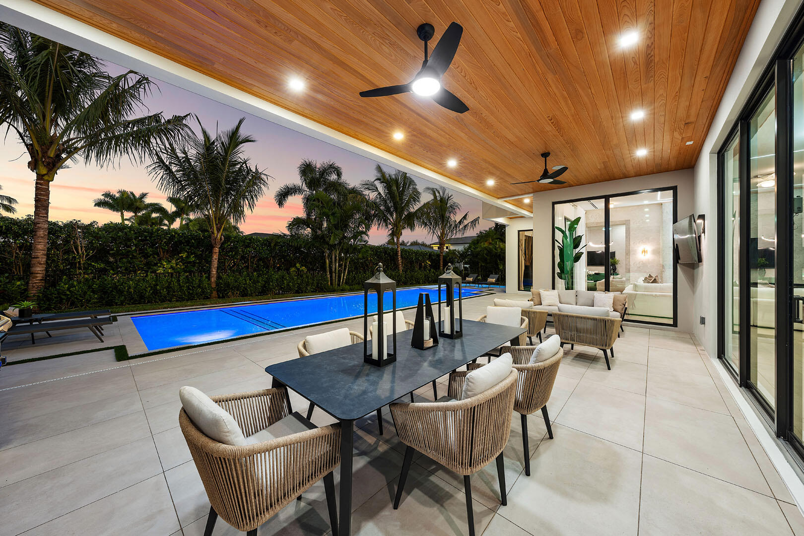 ROYAL PALM YACHT & COUNTRY CLUB - Residential