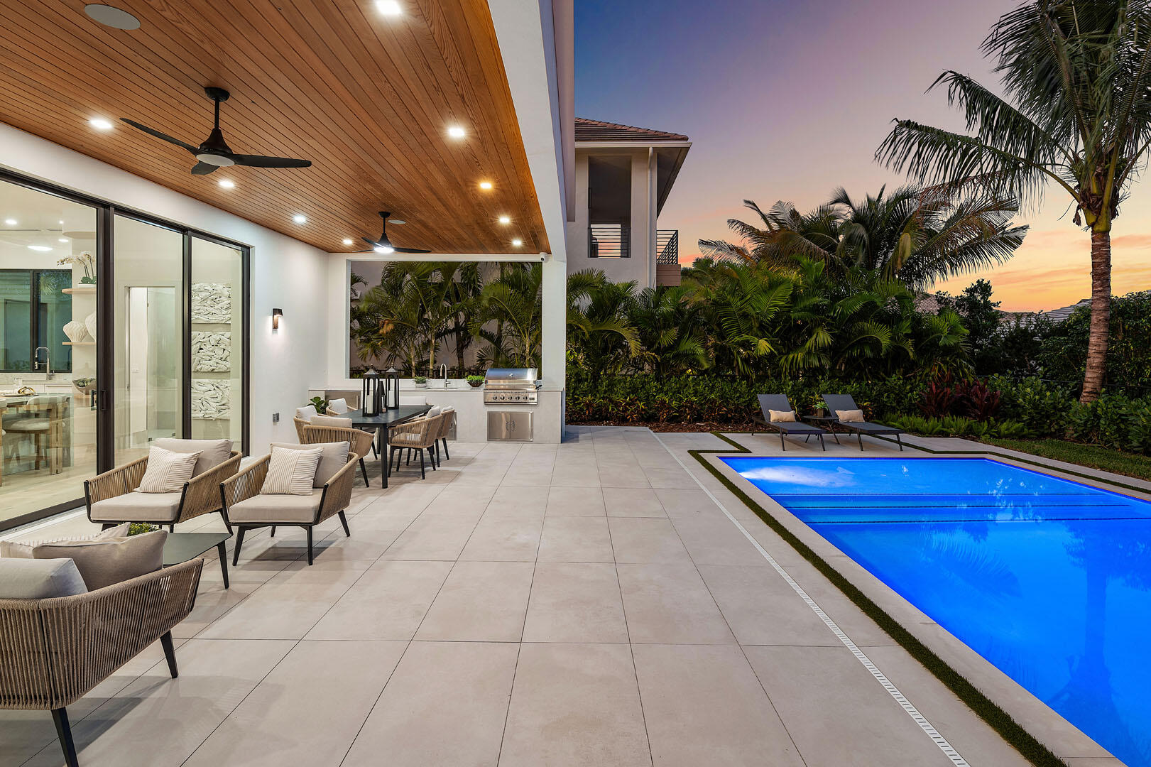 ROYAL PALM YACHT & COUNTRY CLUB - Residential