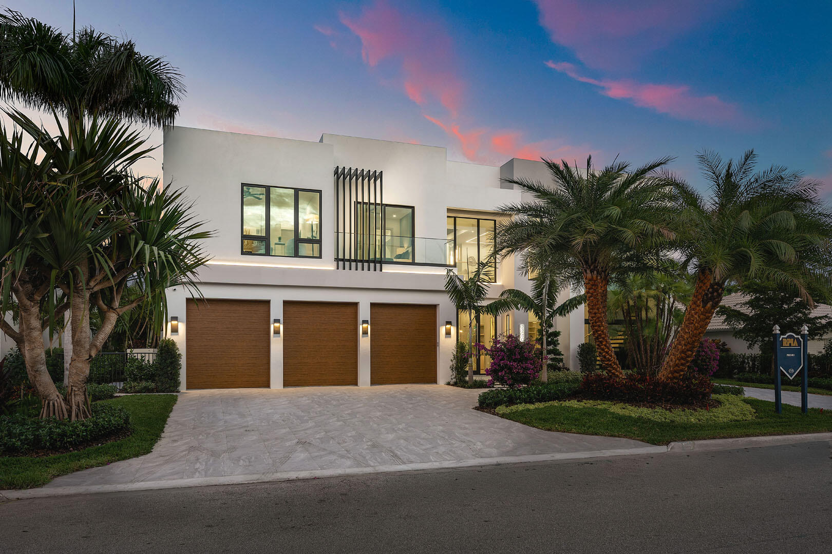 ROYAL PALM YACHT & COUNTRY CLUB - Residential