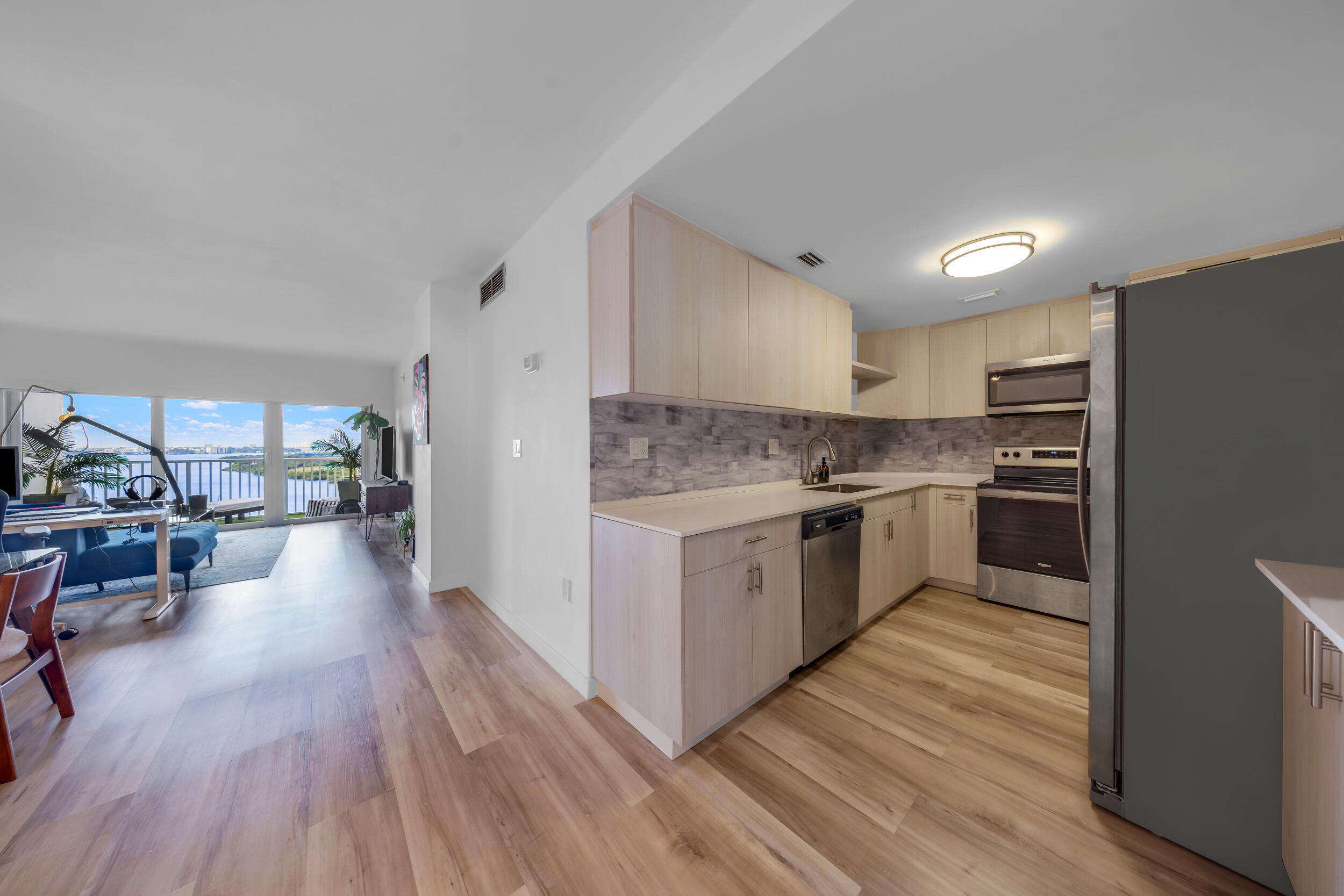 ARLEN HOUSE CONDO - Residential