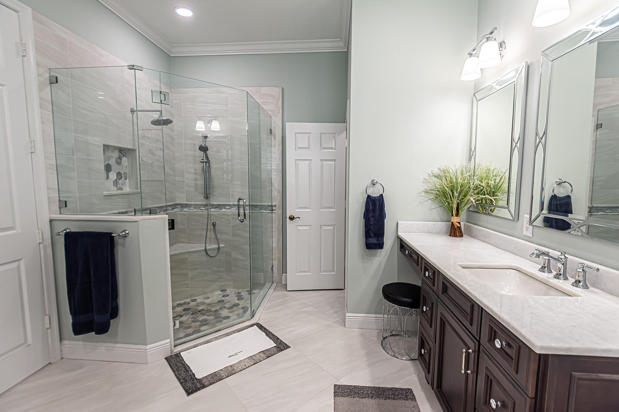 MAGNOLIA LAKES - Residential