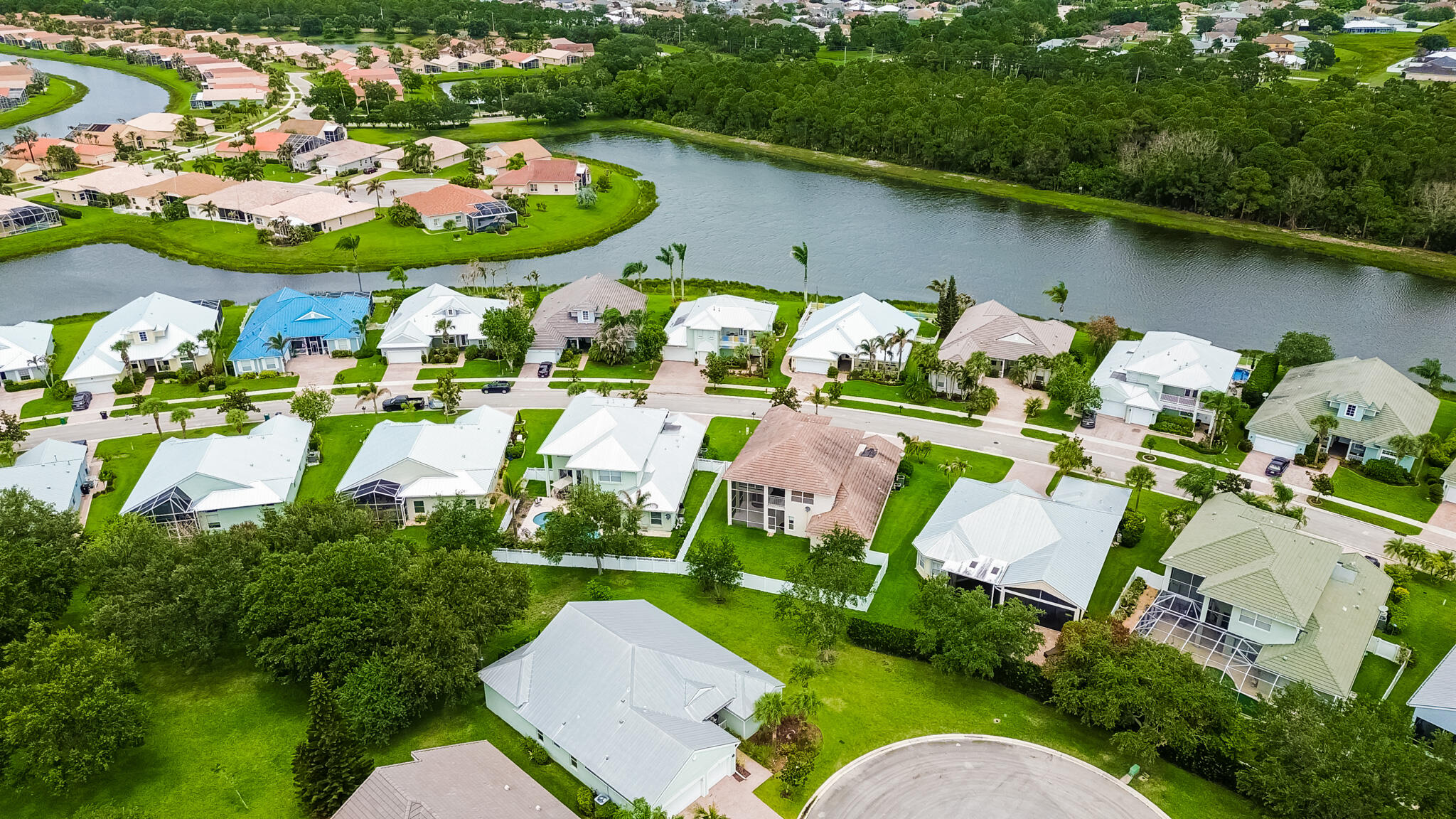 MAGNOLIA LAKES - Residential