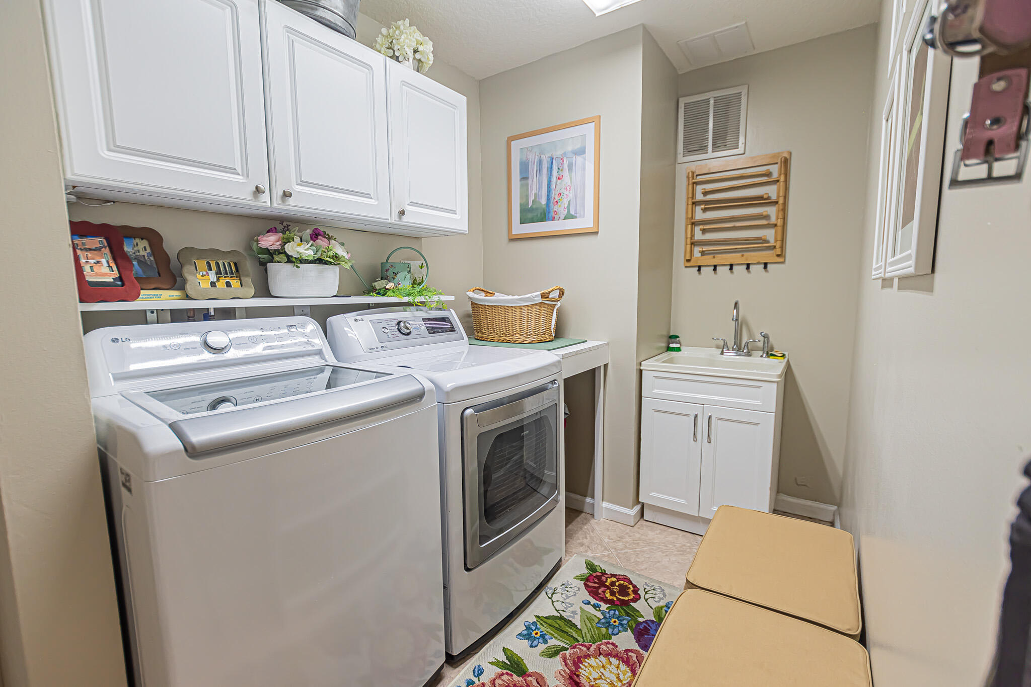 MAGNOLIA LAKES - Residential