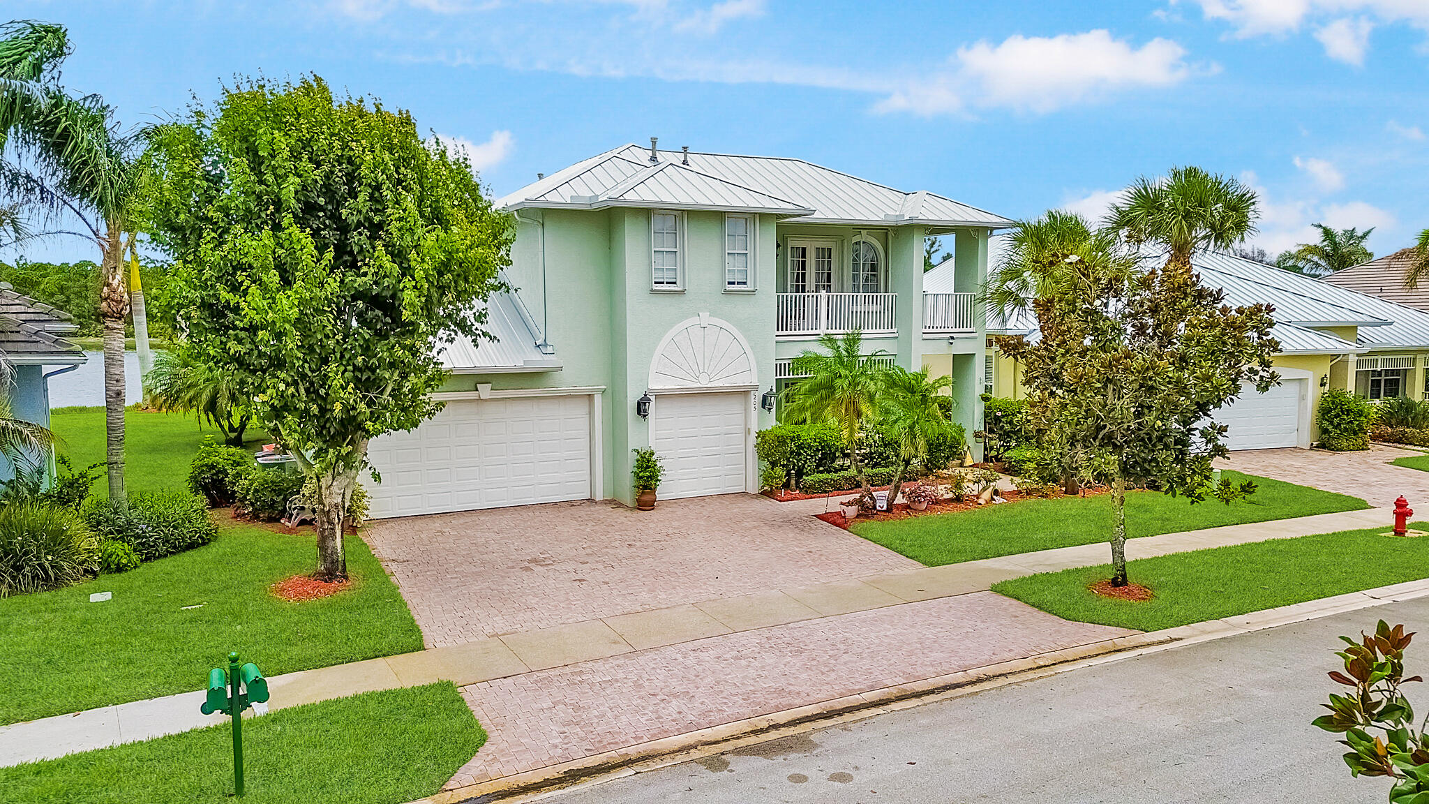 MAGNOLIA LAKES - Residential