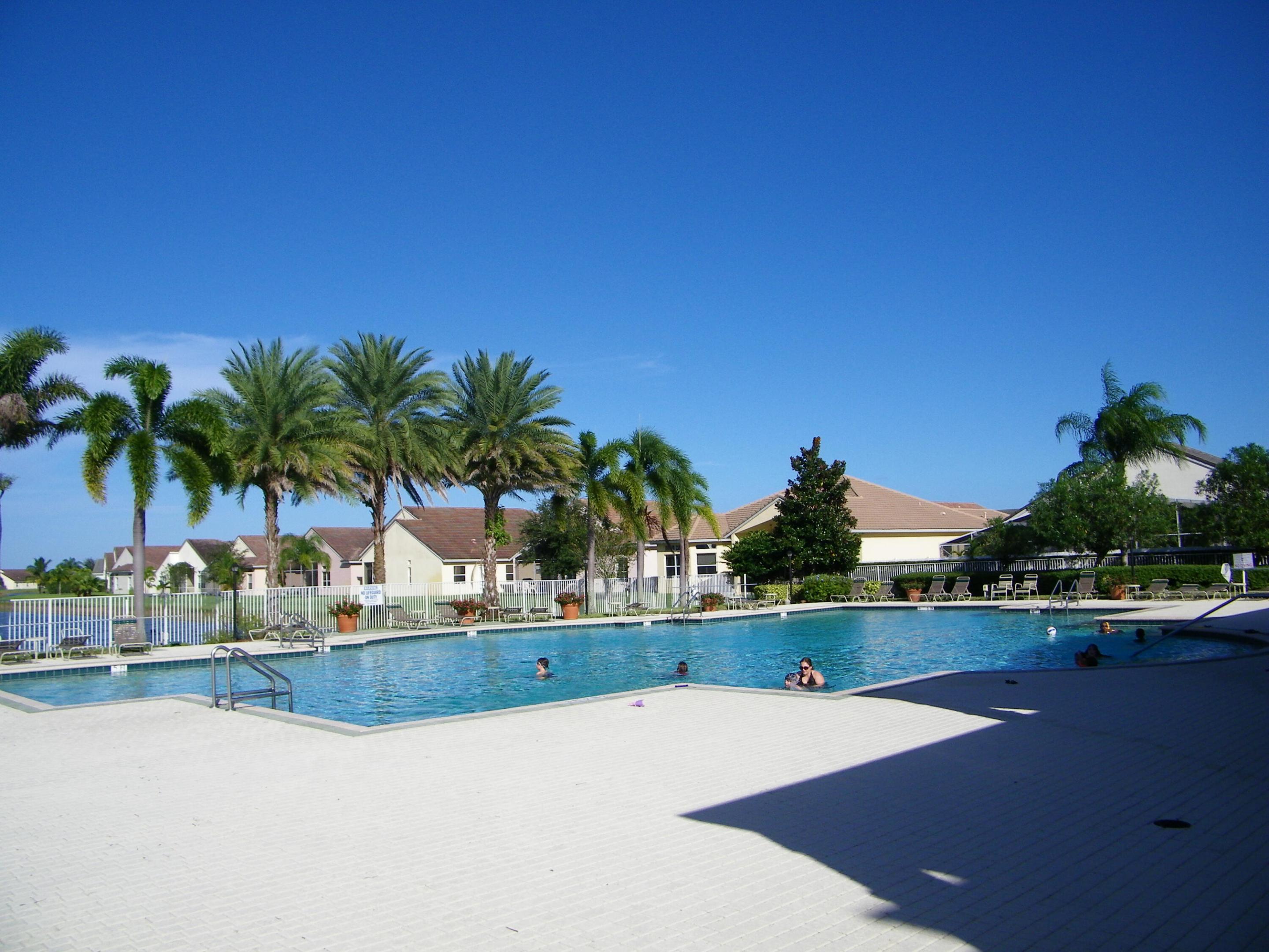 MAGNOLIA LAKES - Residential