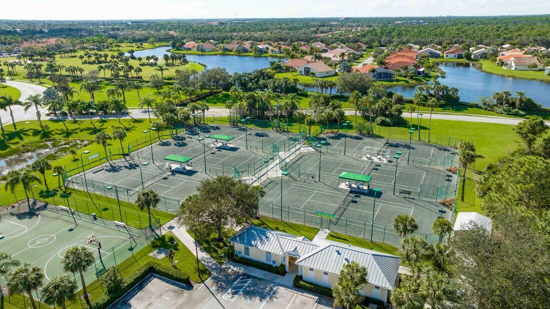 MAGNOLIA LAKES - Residential
