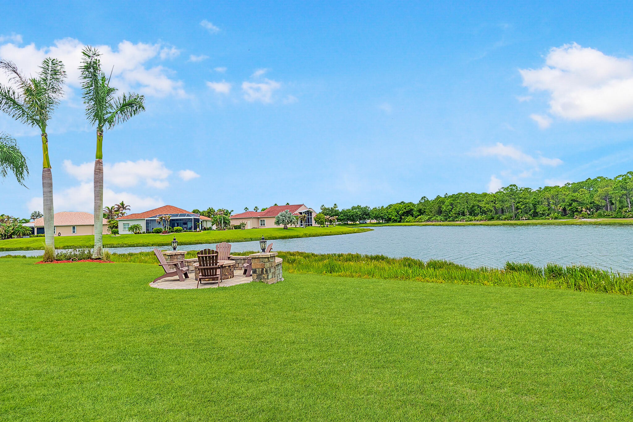MAGNOLIA LAKES - Residential