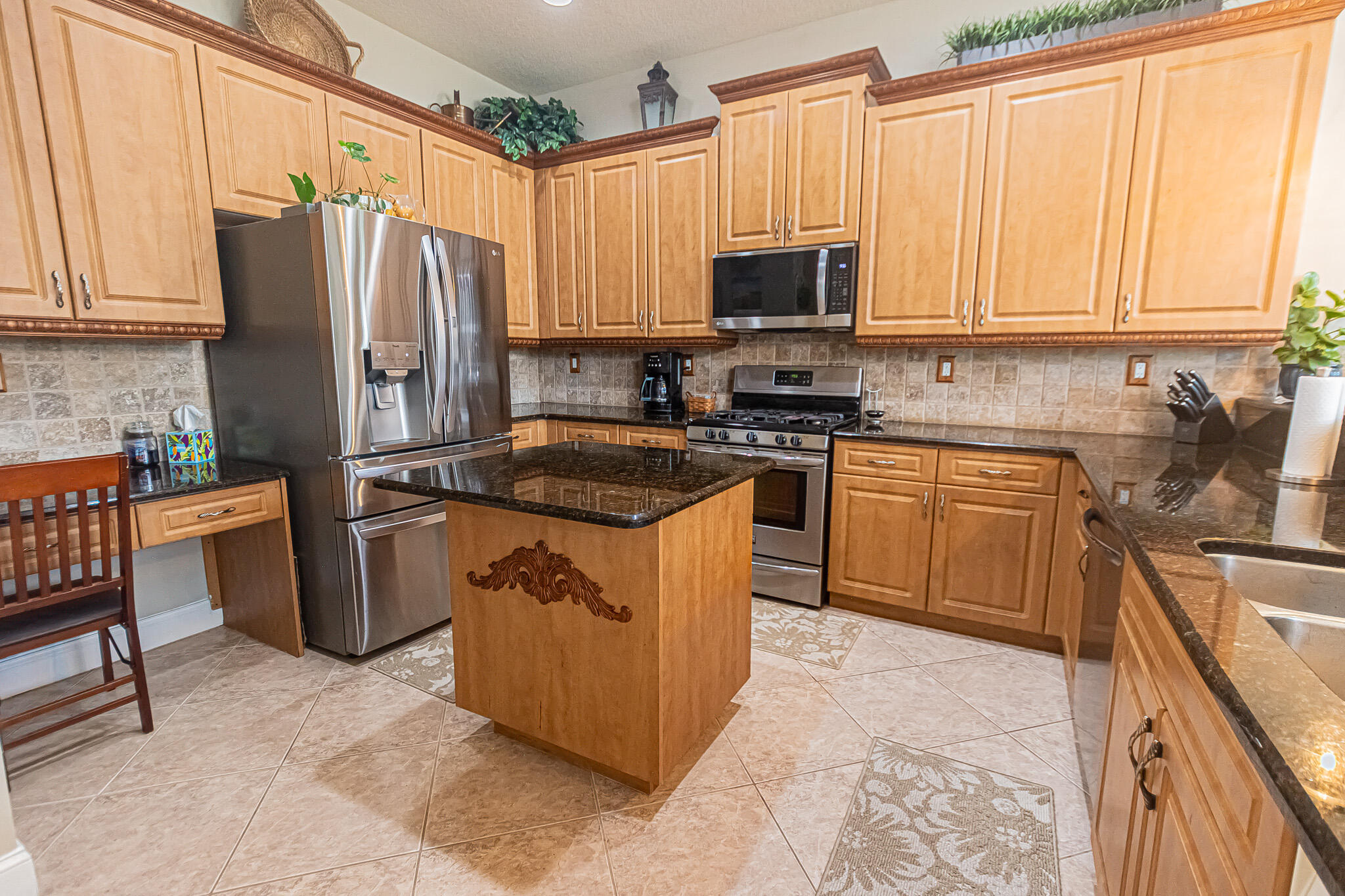 MAGNOLIA LAKES - Residential
