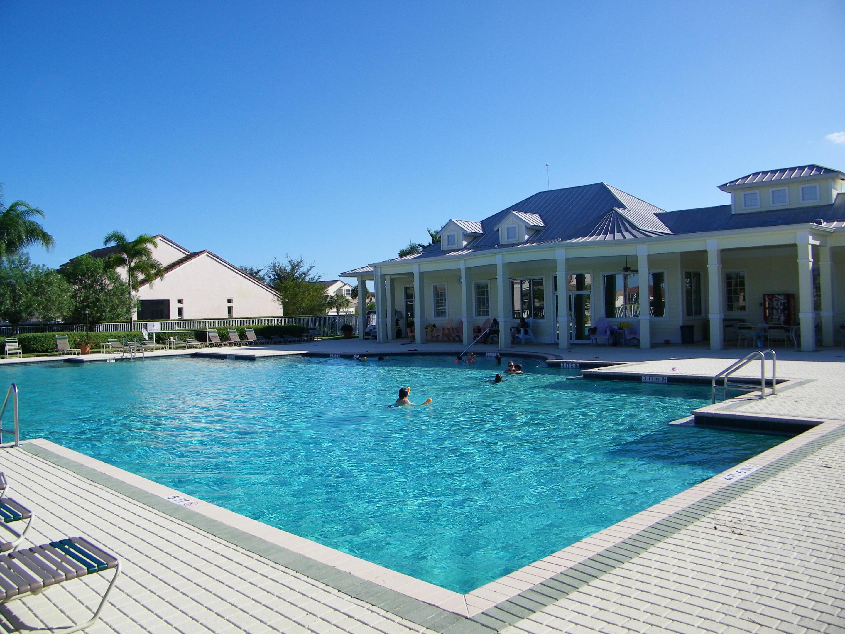 MAGNOLIA LAKES - Residential