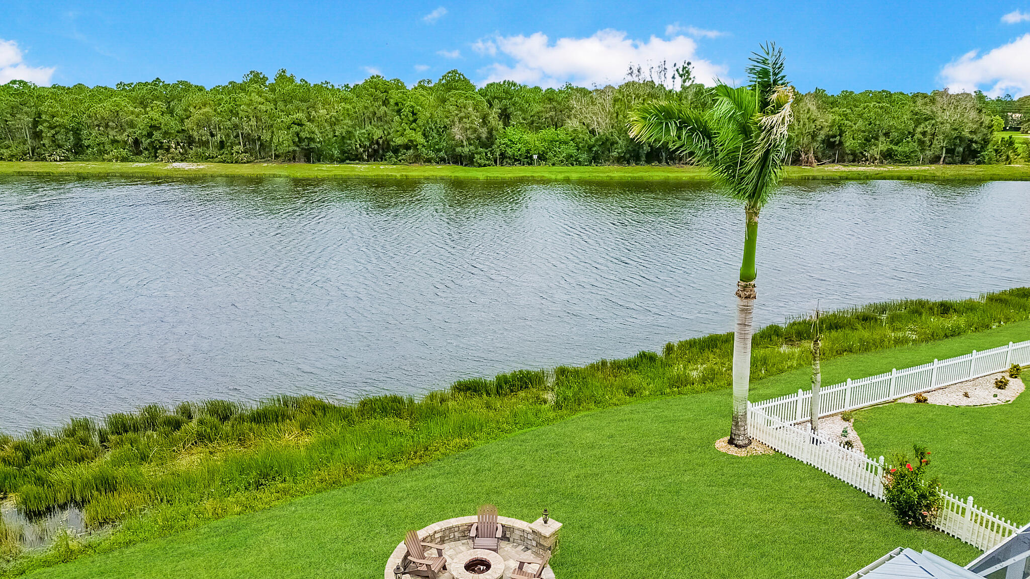 MAGNOLIA LAKES - Residential