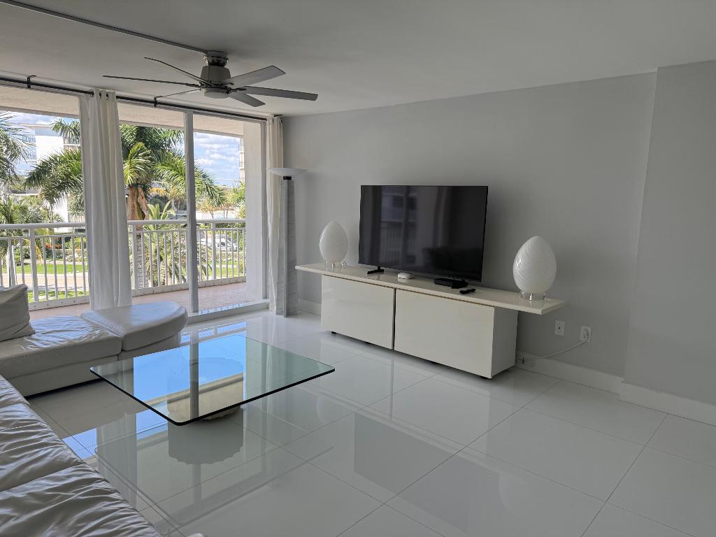 BARCLAY CONDO - Residential