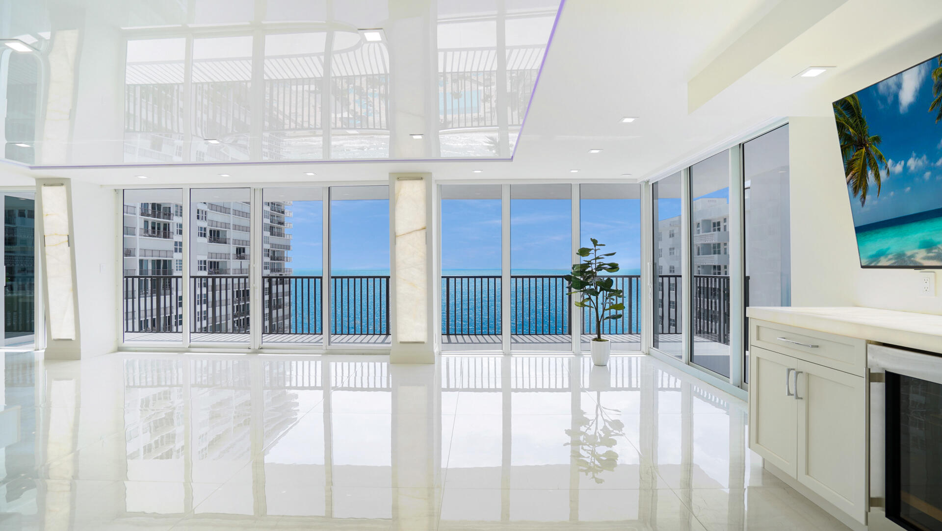 PLAZA SOUTH - Residential