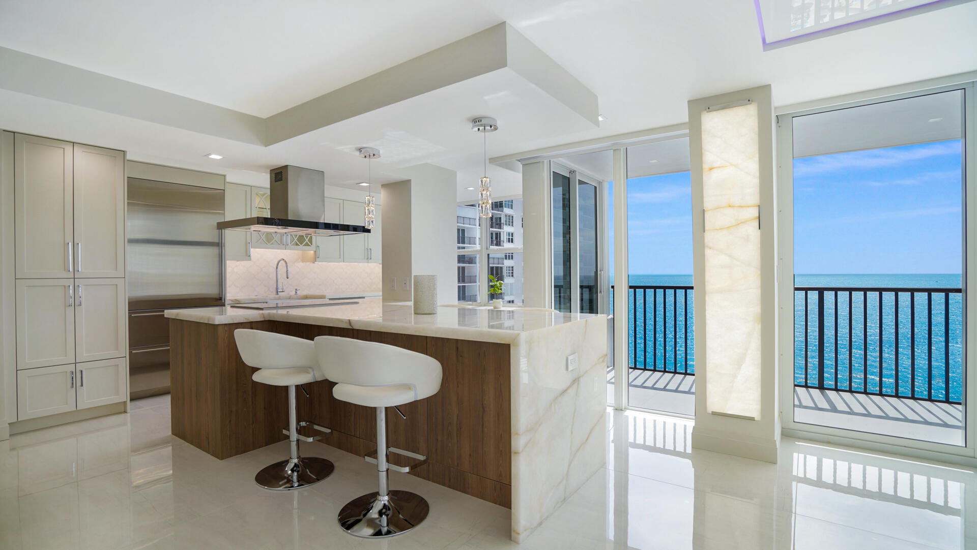 PLAZA SOUTH - Residential