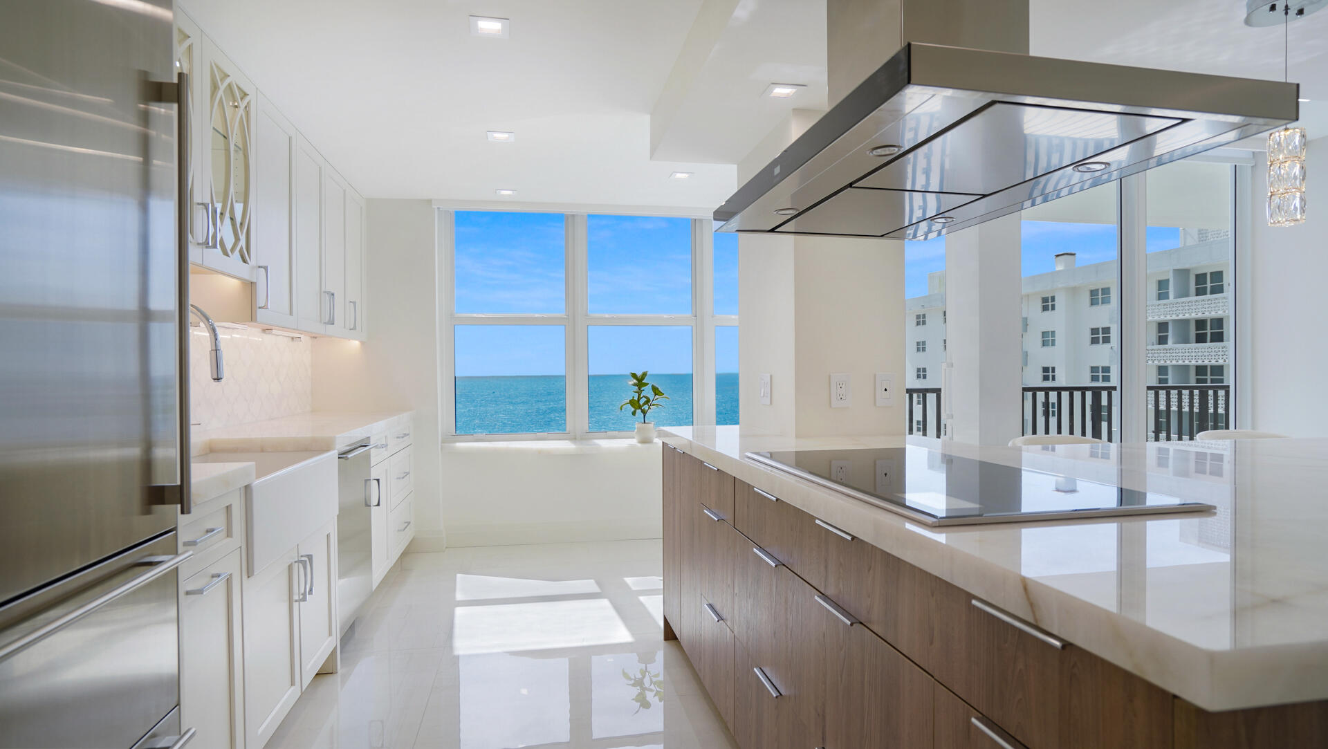 PLAZA SOUTH - Residential