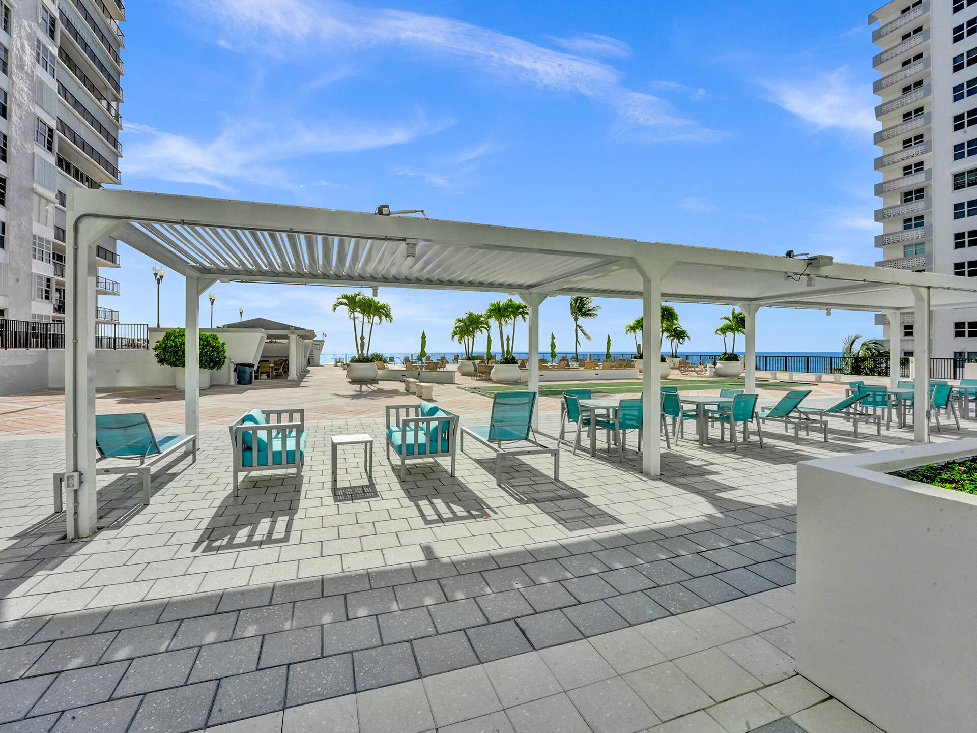 PLAZA SOUTH - Residential