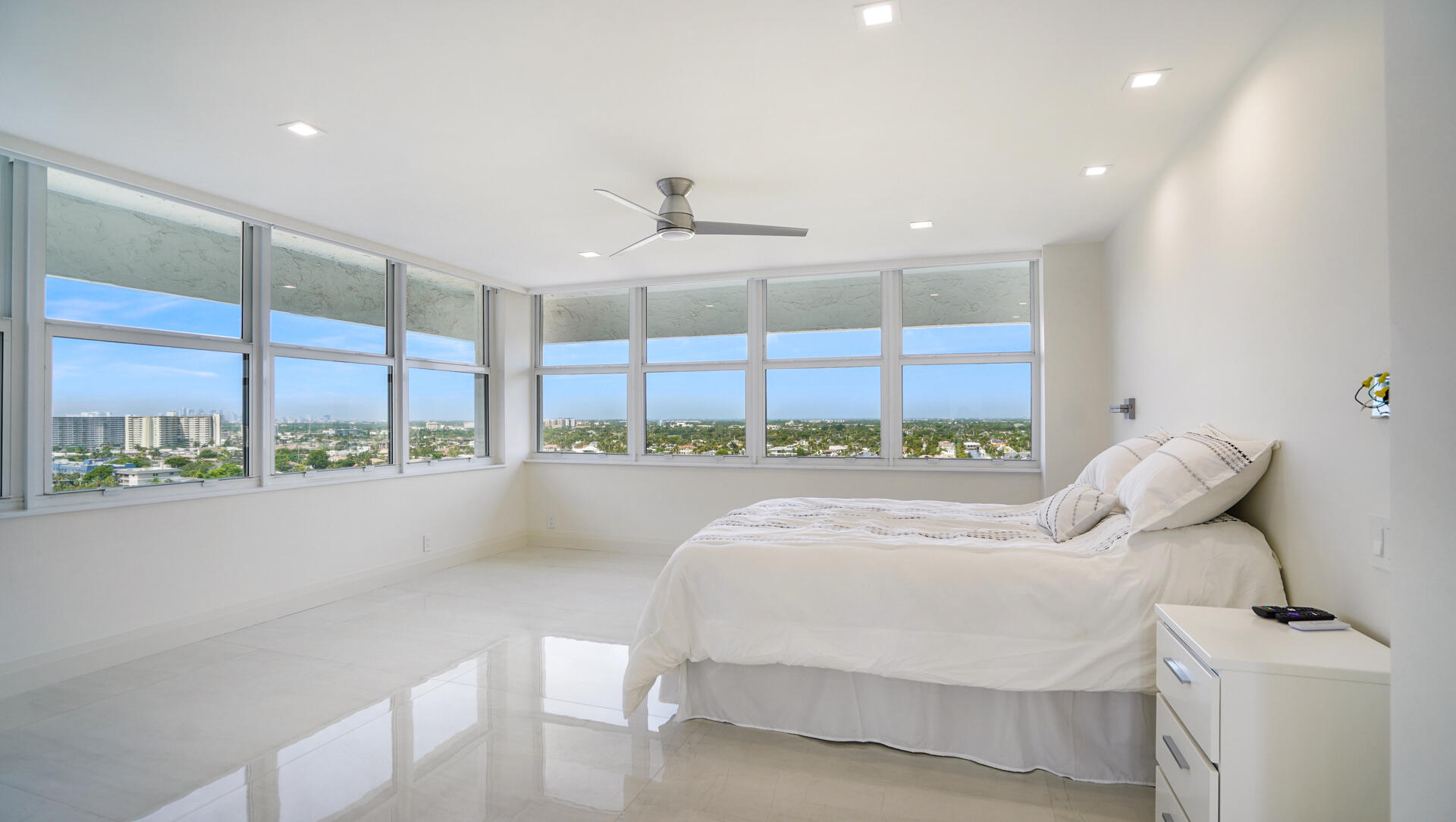 PLAZA SOUTH - Residential