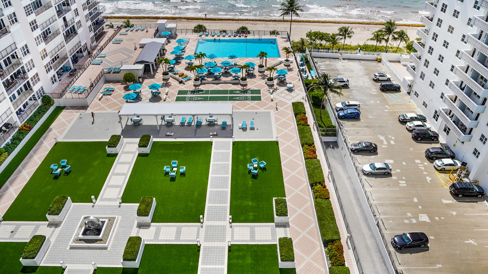 PLAZA SOUTH - Residential