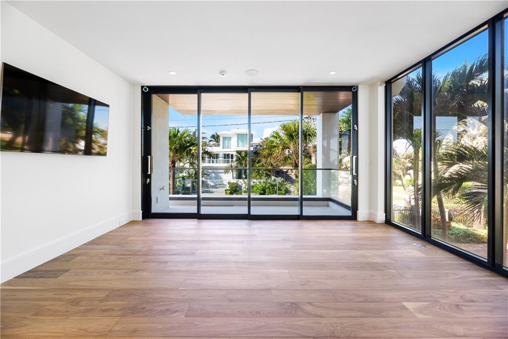 LAUDERDALE BEACH - Residential