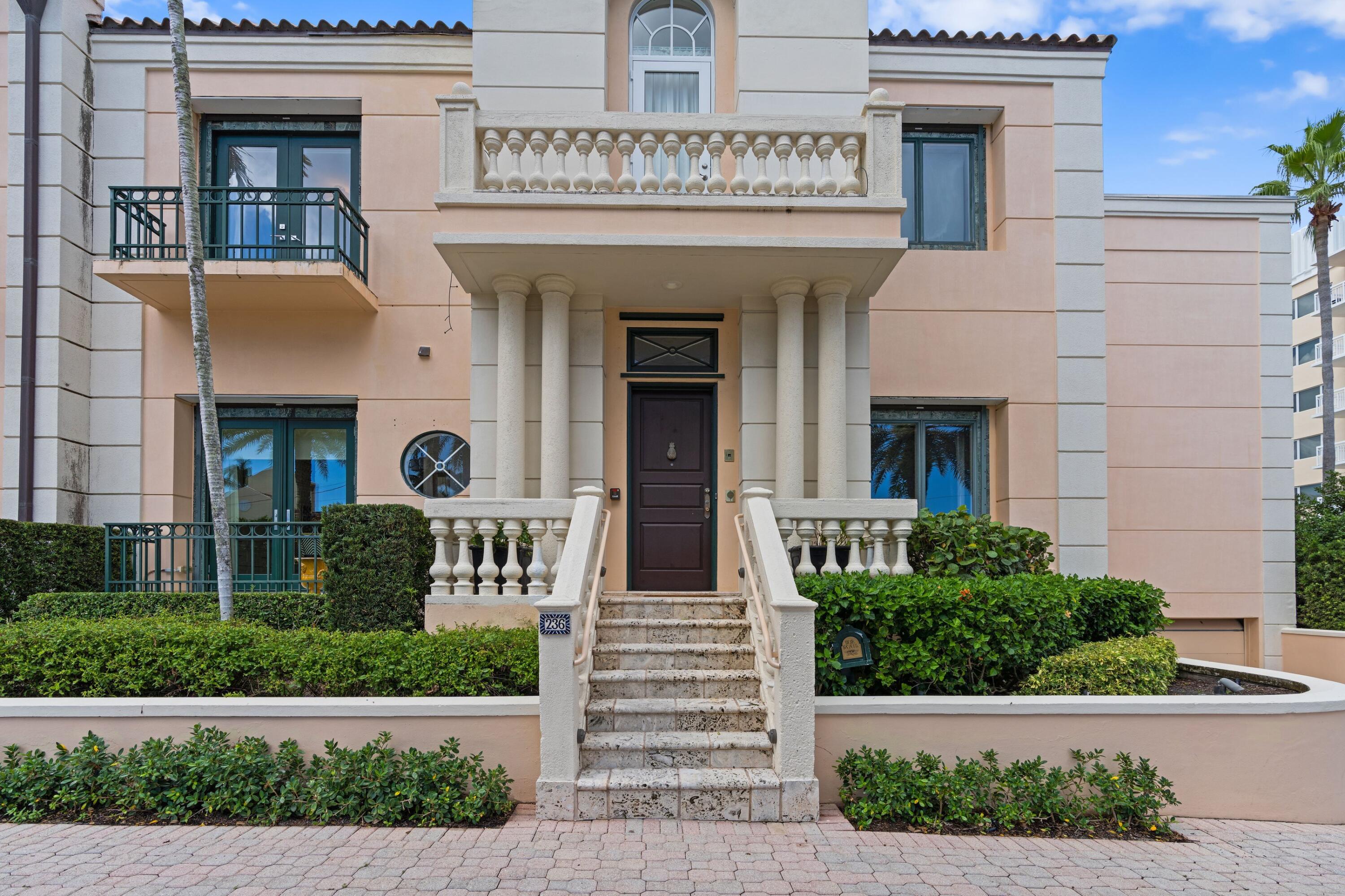 Perfectly located on the Intracoastal Waterway, near shopping and restaurants, this lovely townhome with 12' ceilings is move in ready.  Sophisticated 3 BR, 4.1 bath
townhome with den, his and her baths, closets,  and garage parking for 3 cars with lovely garden patio looking out to the Intracoastal. You can have two dogs, no size restrictions and no rental restrictions.