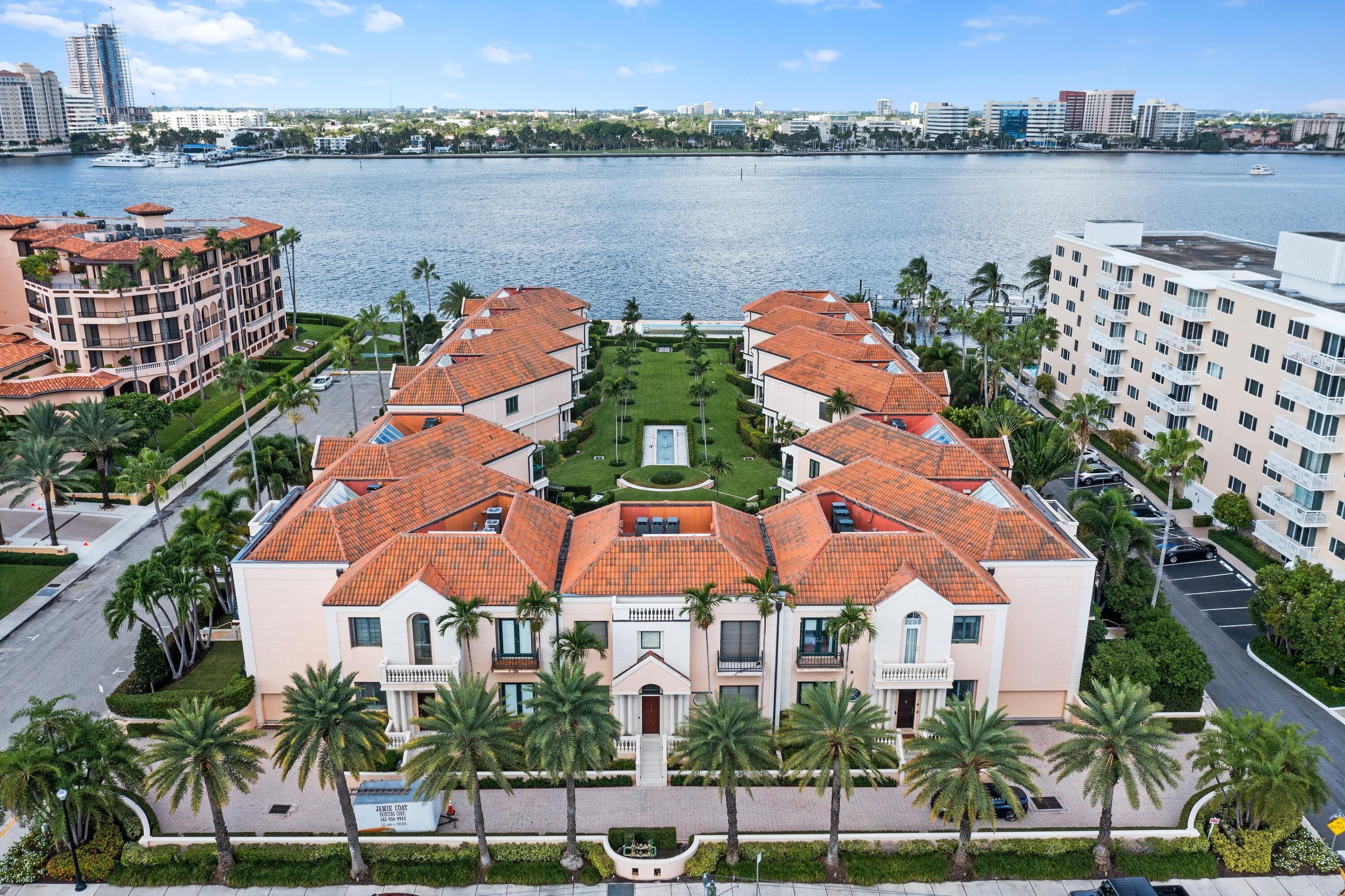 VILLA PLATI TOWNHOMES - Residential