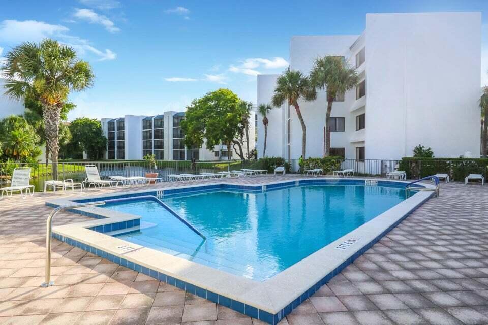 JUPITER OCEAN AND RACQUET CLUB - Residential