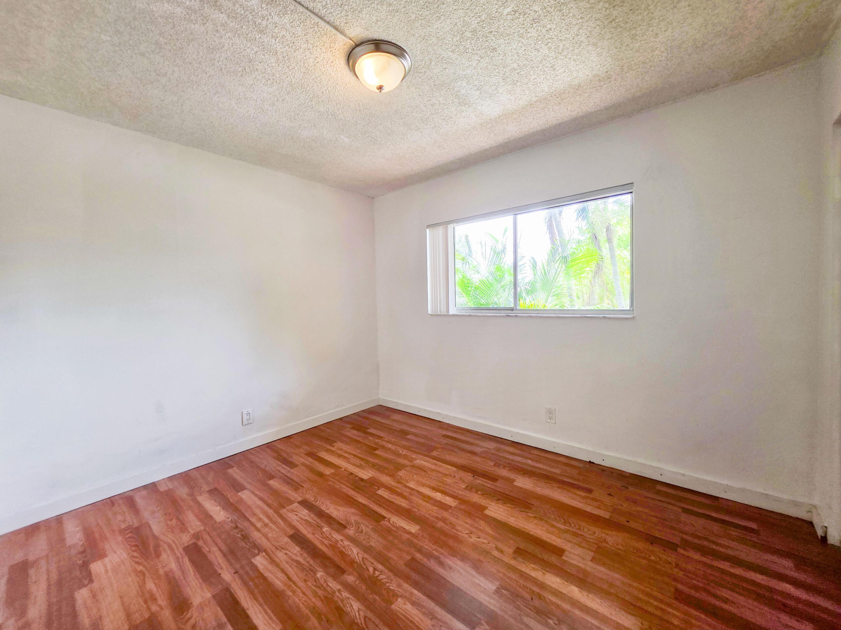 CASCADES OF LAUDERHILL - Residential