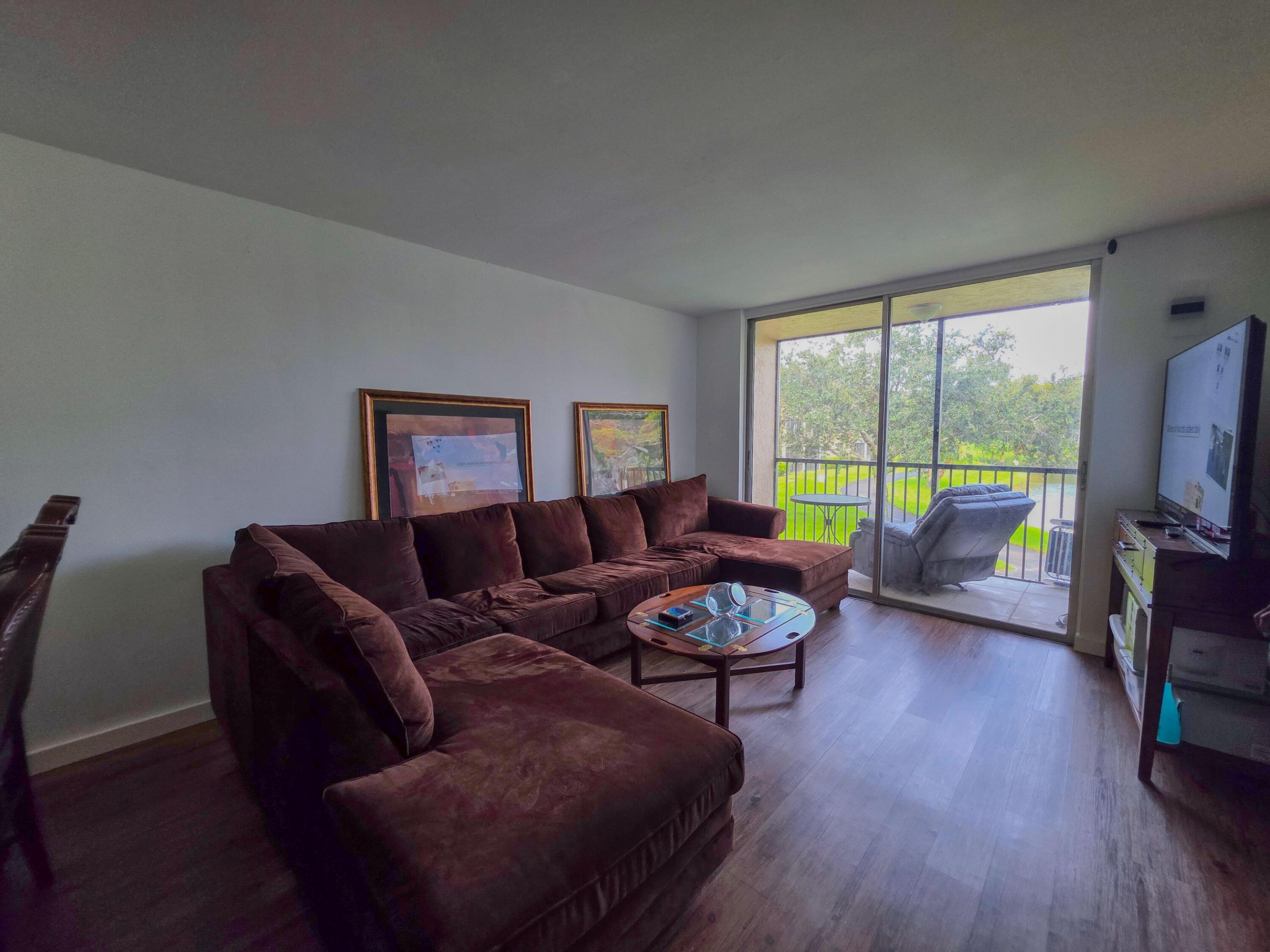 CASCADES OF LAUDERHILL - Residential