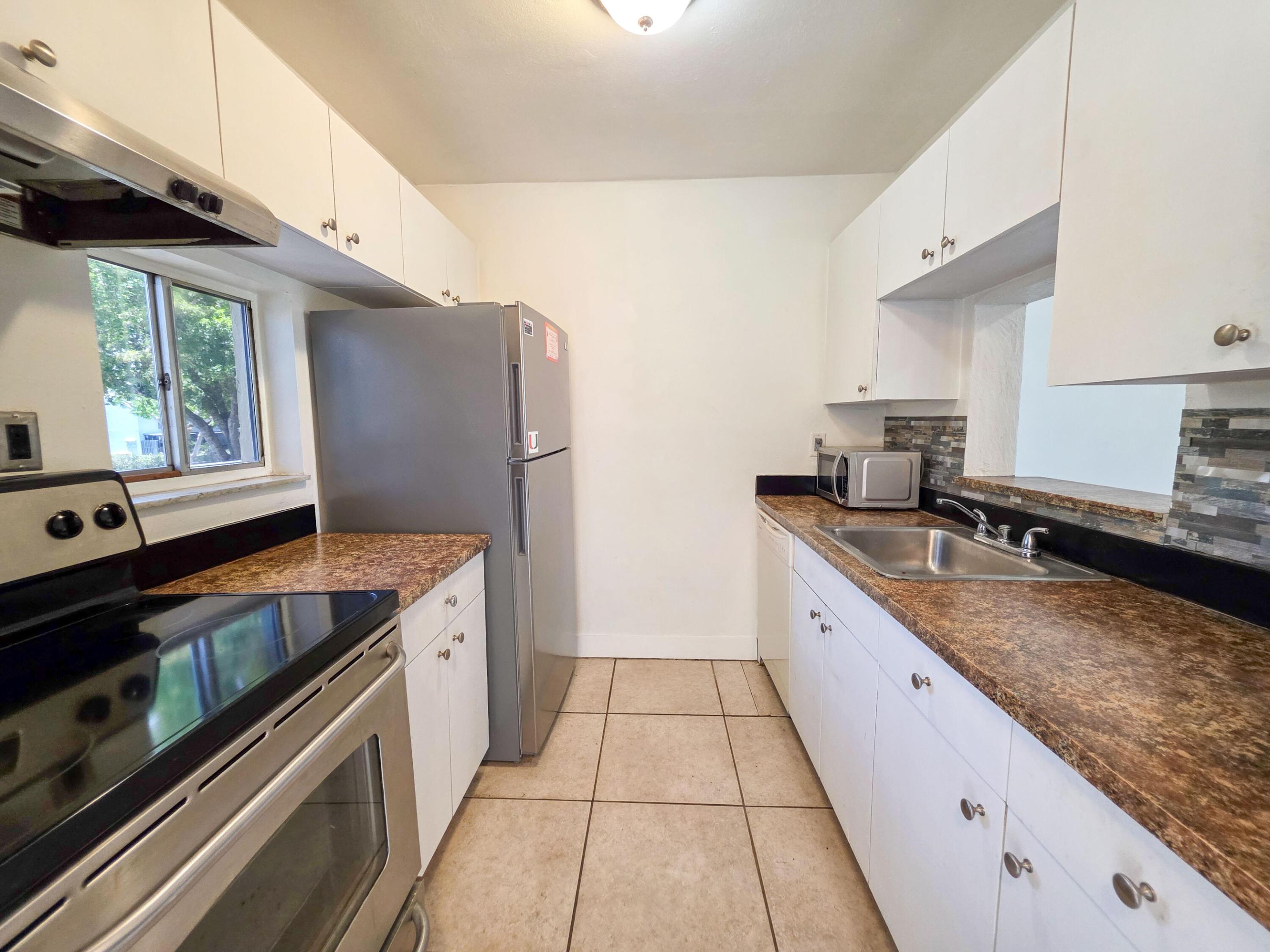 CASCADES OF LAUDERHILL - Residential