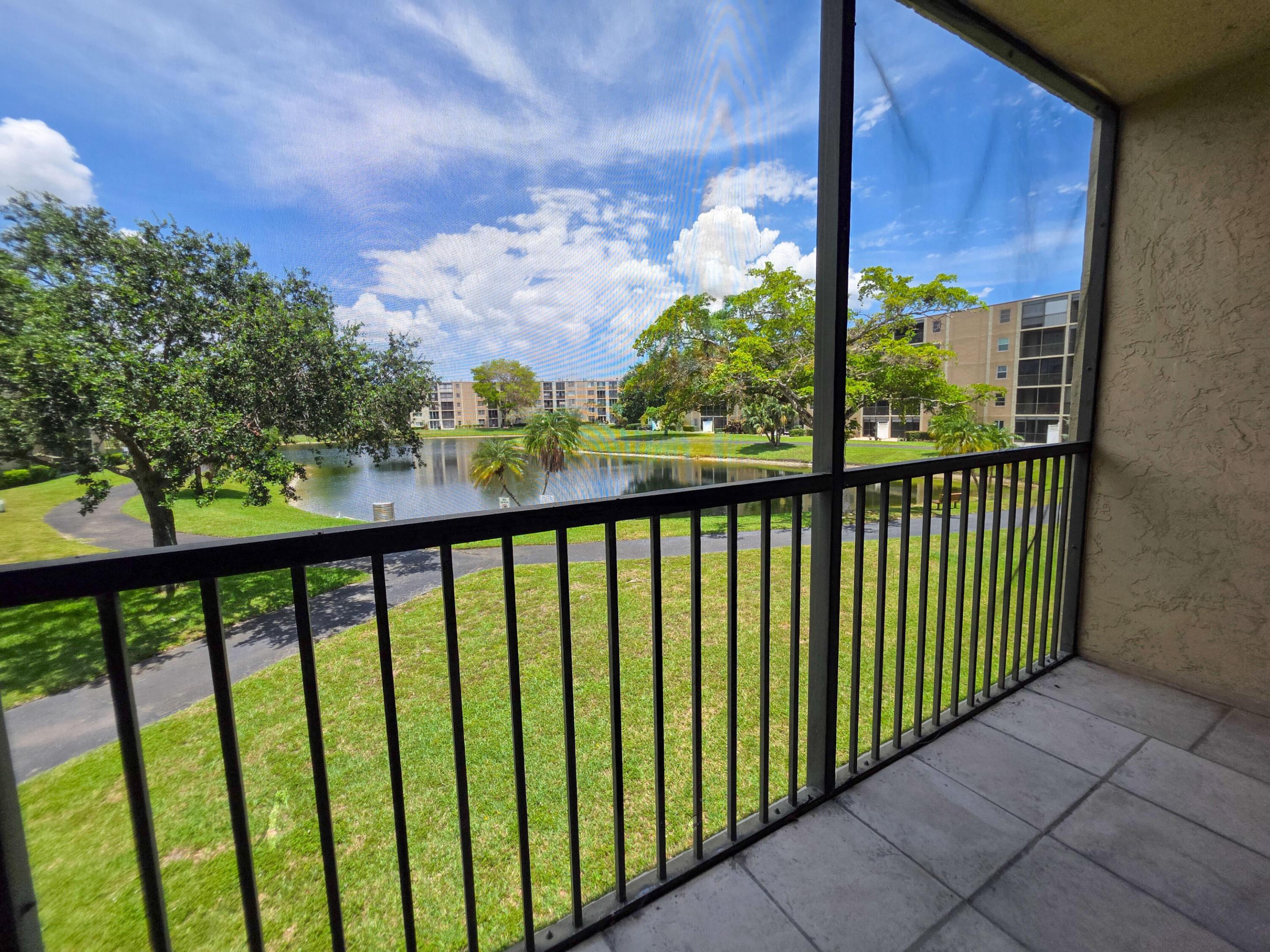 CASCADES OF LAUDERHILL - Residential