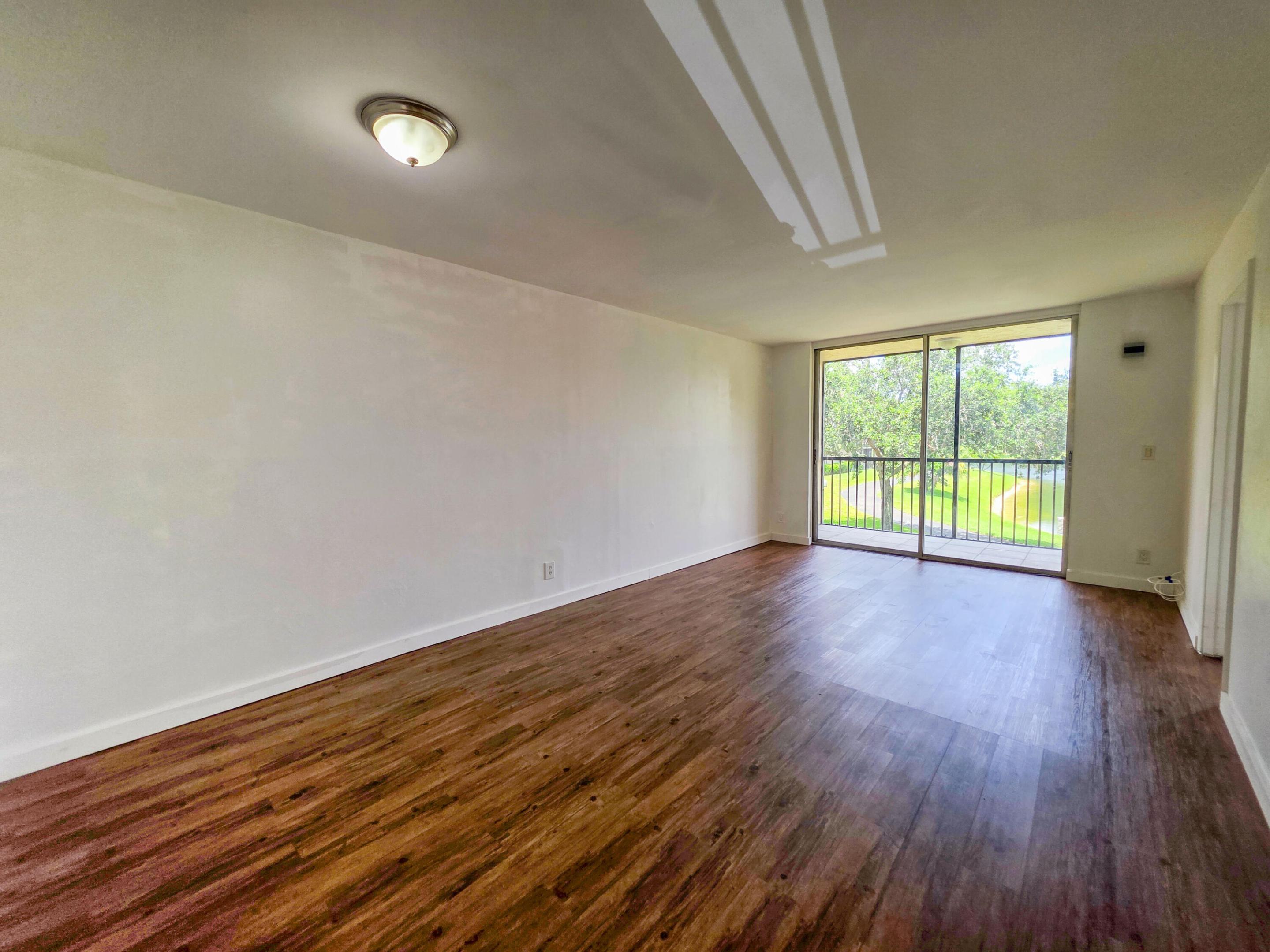 CASCADES OF LAUDERHILL - Residential