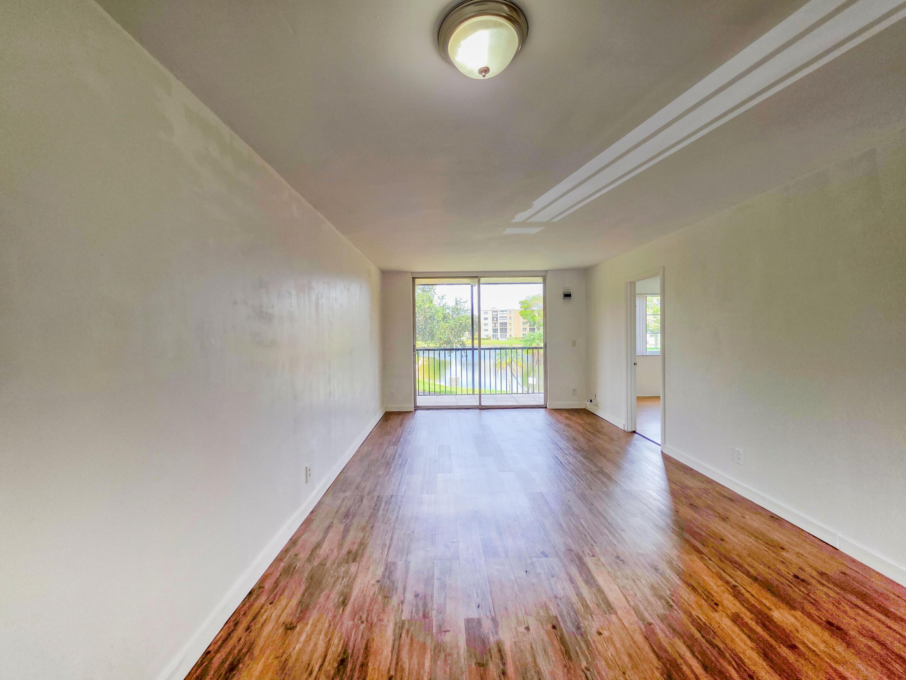 CASCADES OF LAUDERHILL - Residential