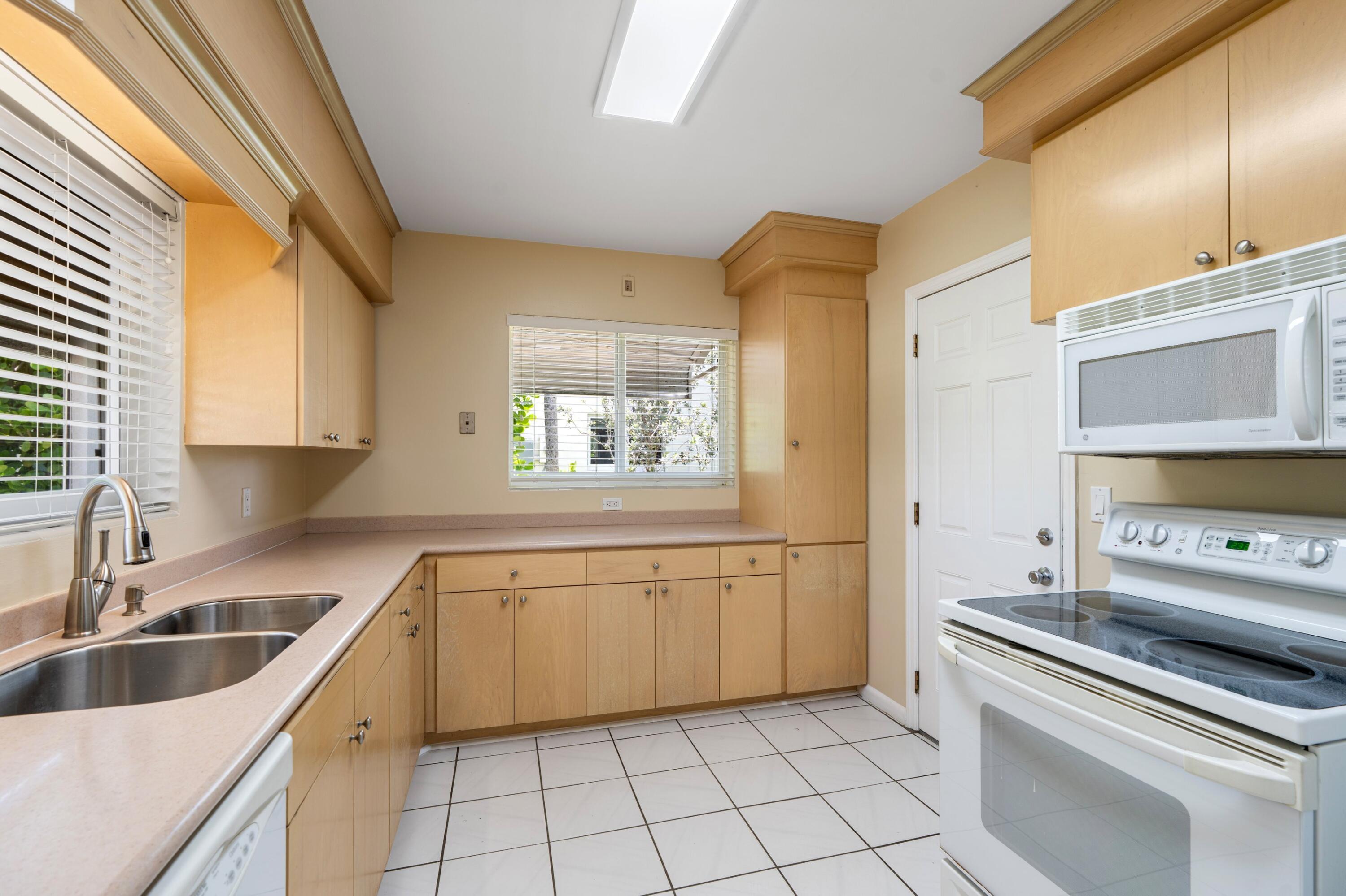 BROADMOOR SEC 1 - Residential Lease