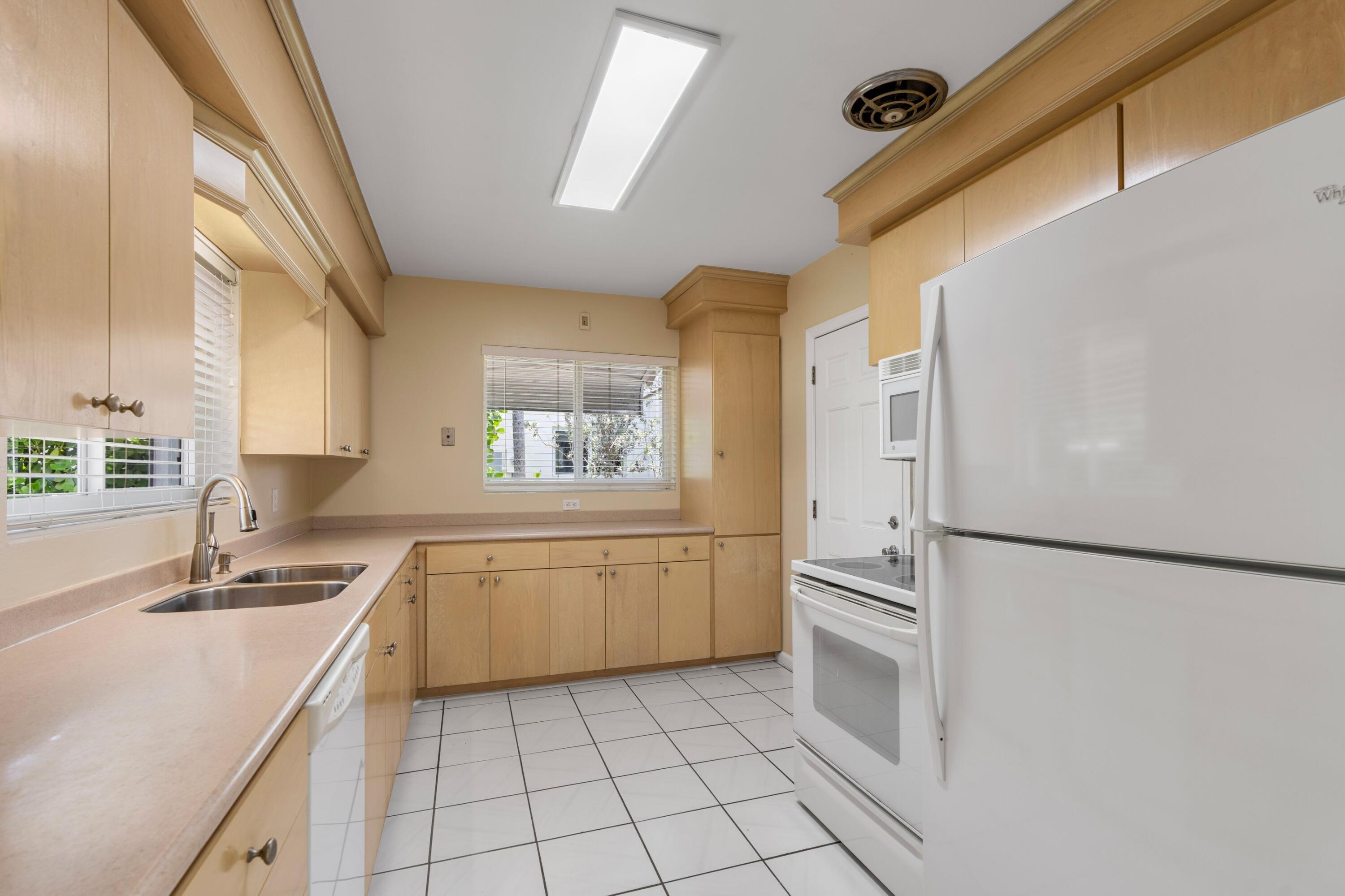 BROADMOOR SEC 1 - Residential Lease