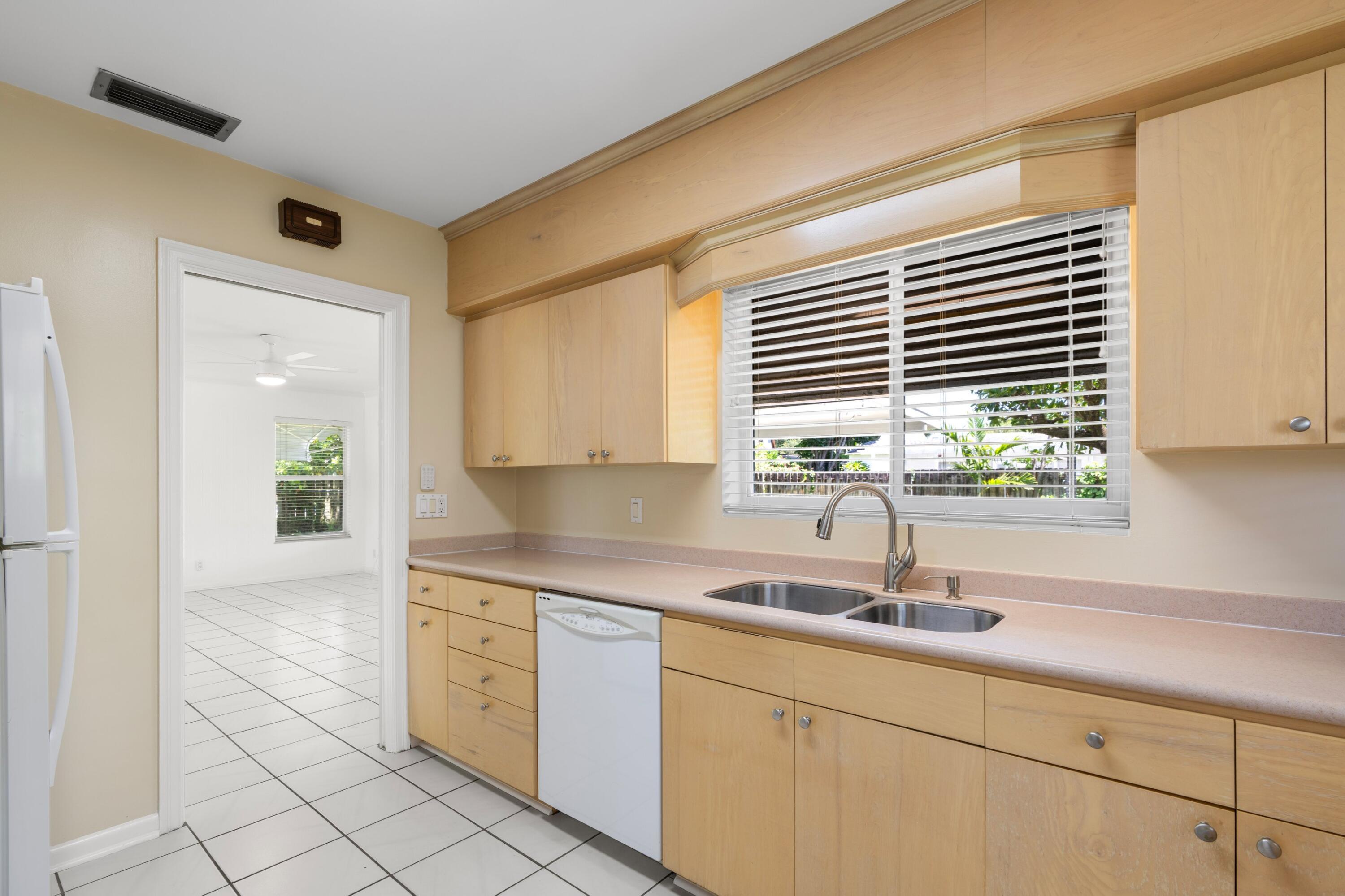 BROADMOOR SEC 1 - Residential Lease